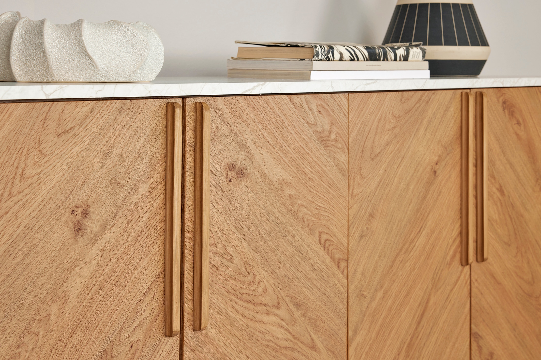 Jahnke Sideboard »ARROW SB 160« 1 Stk. tlg. Sideboard, abgerundet, Fischgrät-Muster, Breite 159,5 cm
