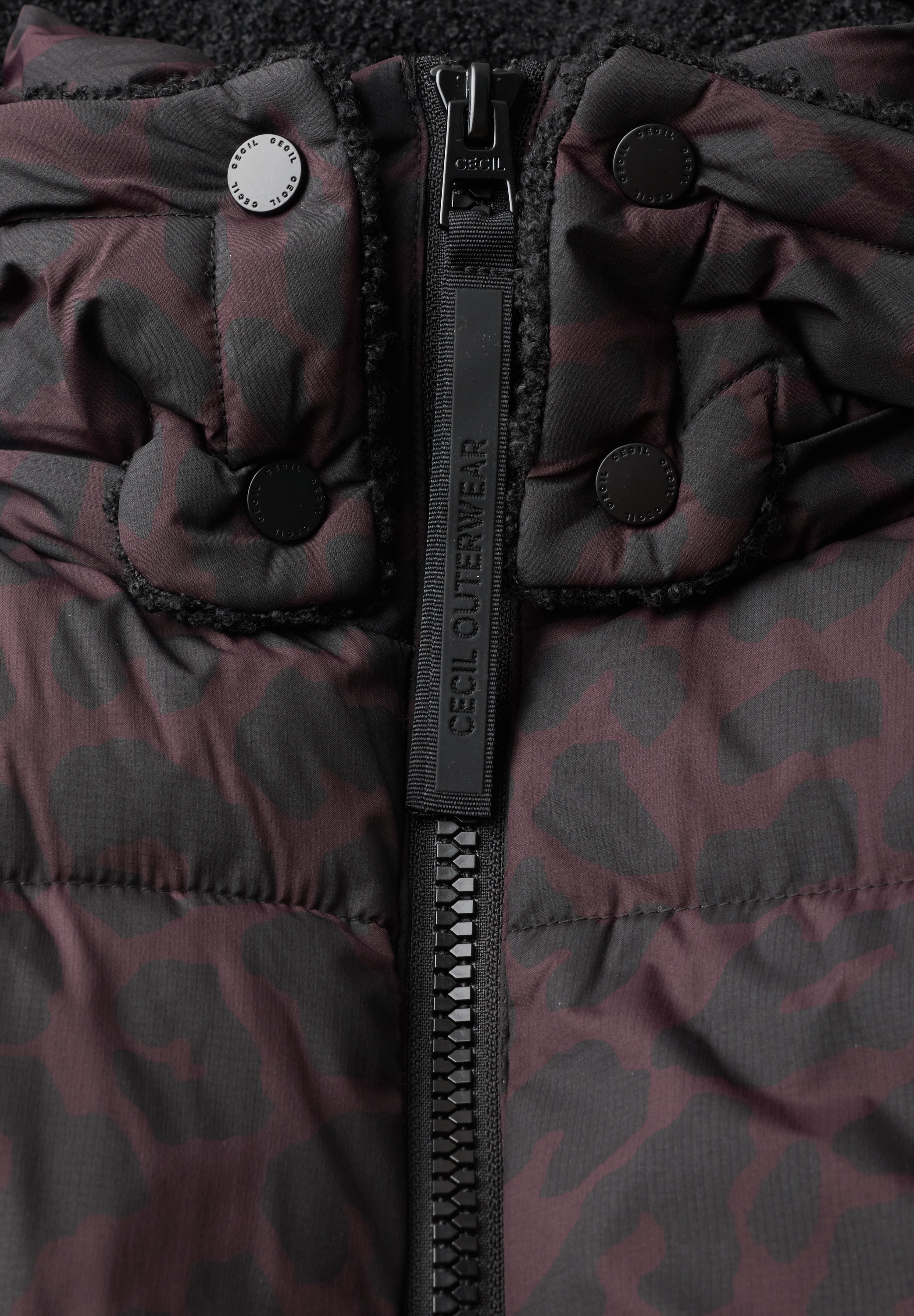 Cecil Veste matelassée avec capuche mit Animal-Print,
