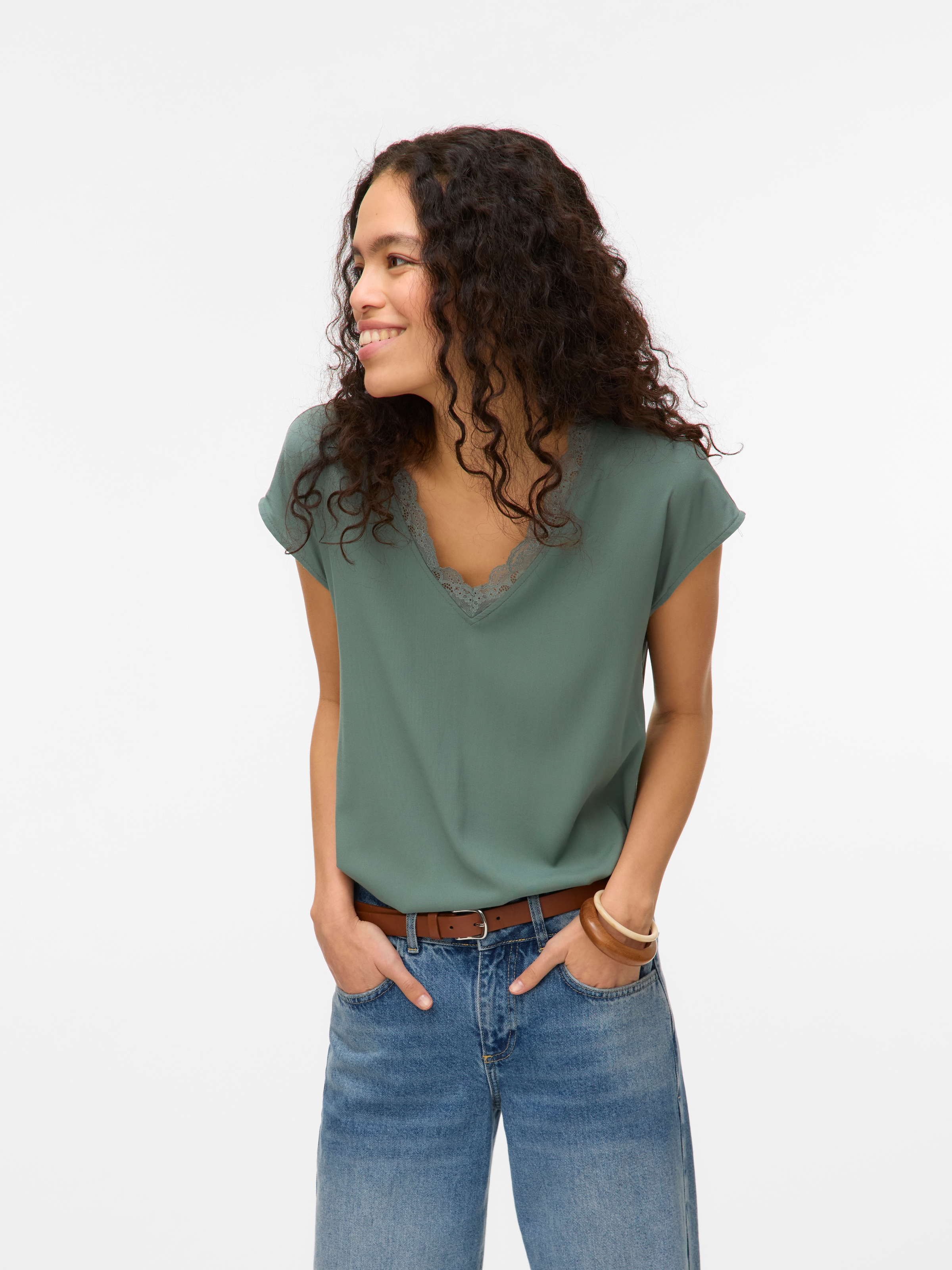 Image of Vero Moda Blusentop "VMBELLA SL LACE TOP WVN GA NOOS" Viskosemischung
