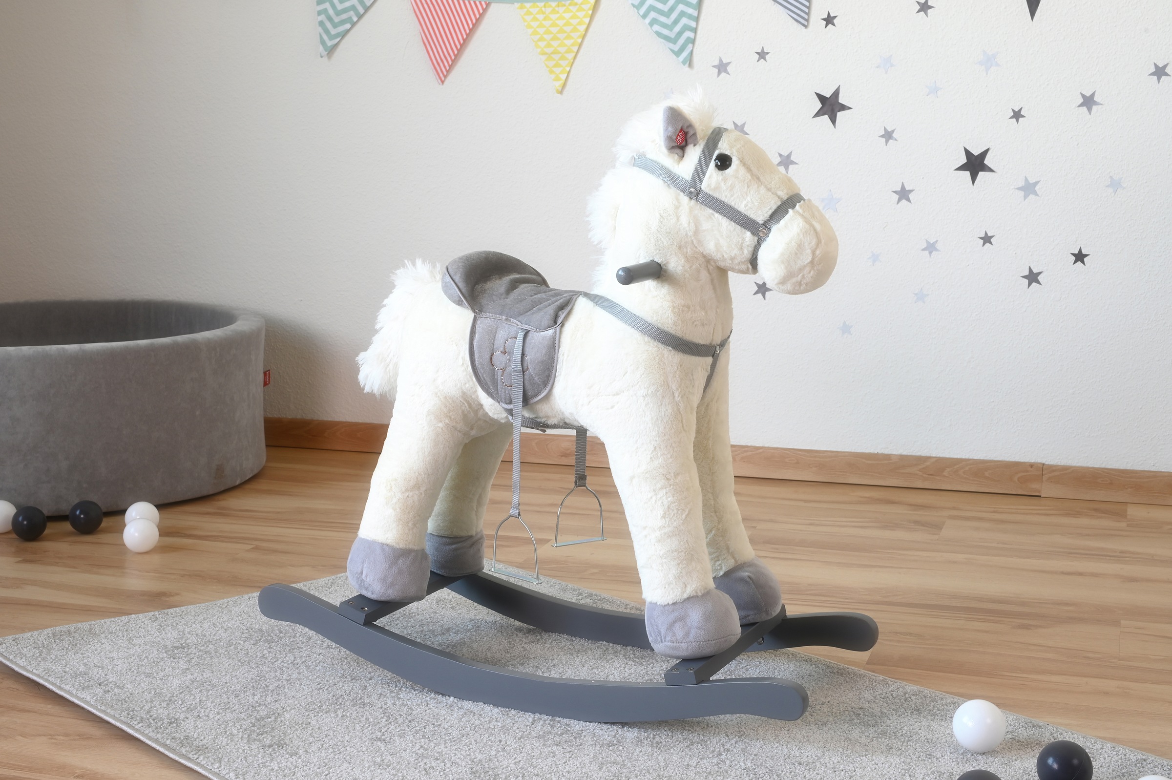 Knorrtoys® Schaukelpferd »Edda«, mit Sound und Steigbügeln