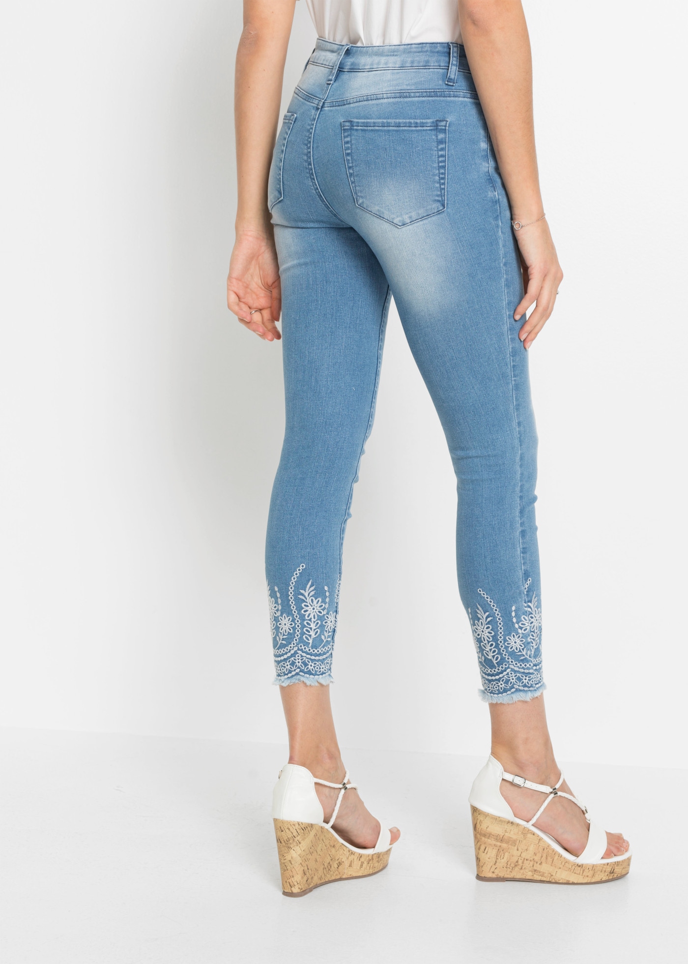 bonprix Jeans skinny coupe skinny, avec élasthanne, coupe courte