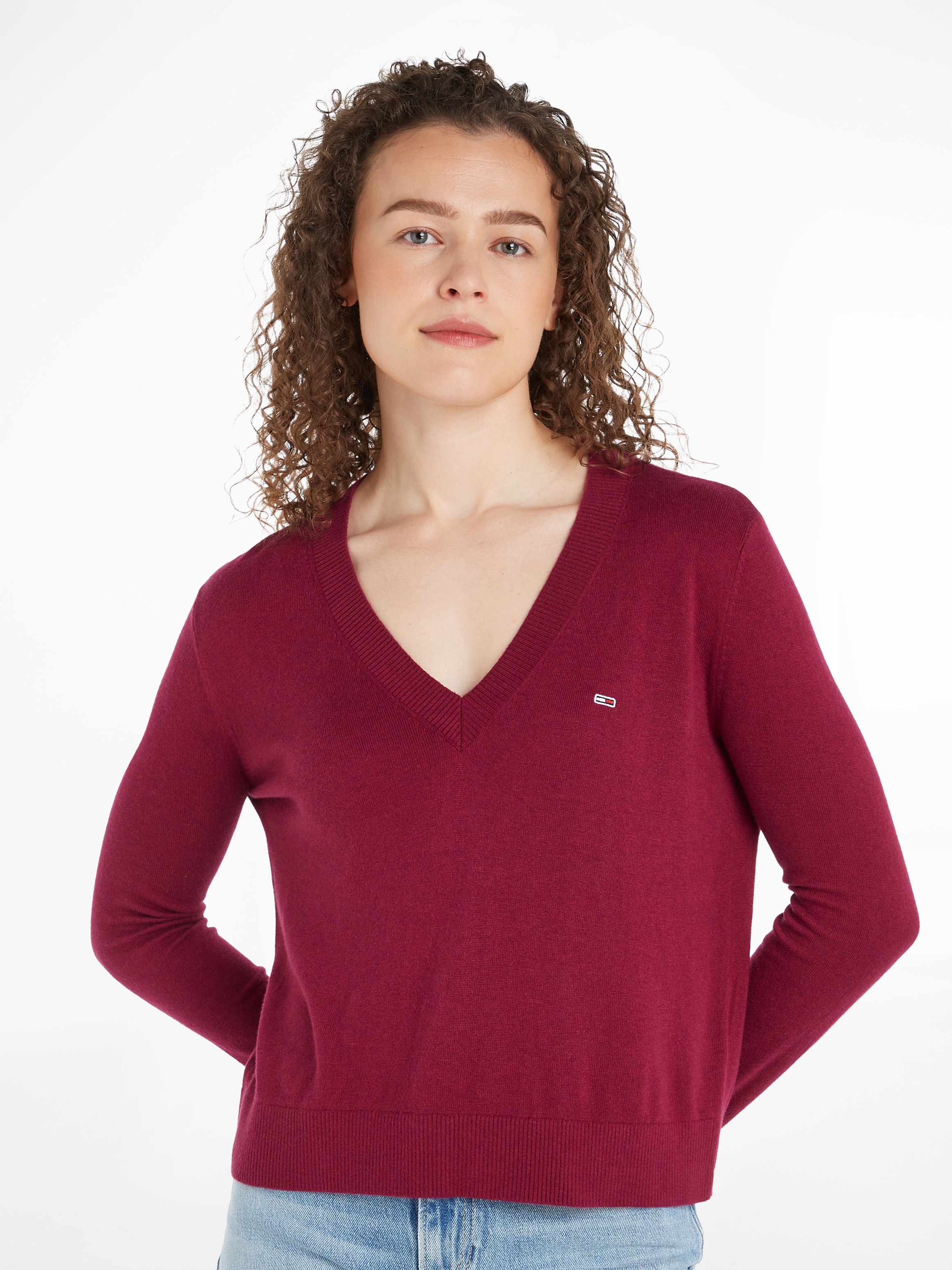 Strickpullover »TJW ESSENTIAL VNECK SWEATER EXT«, mit Logostickerei