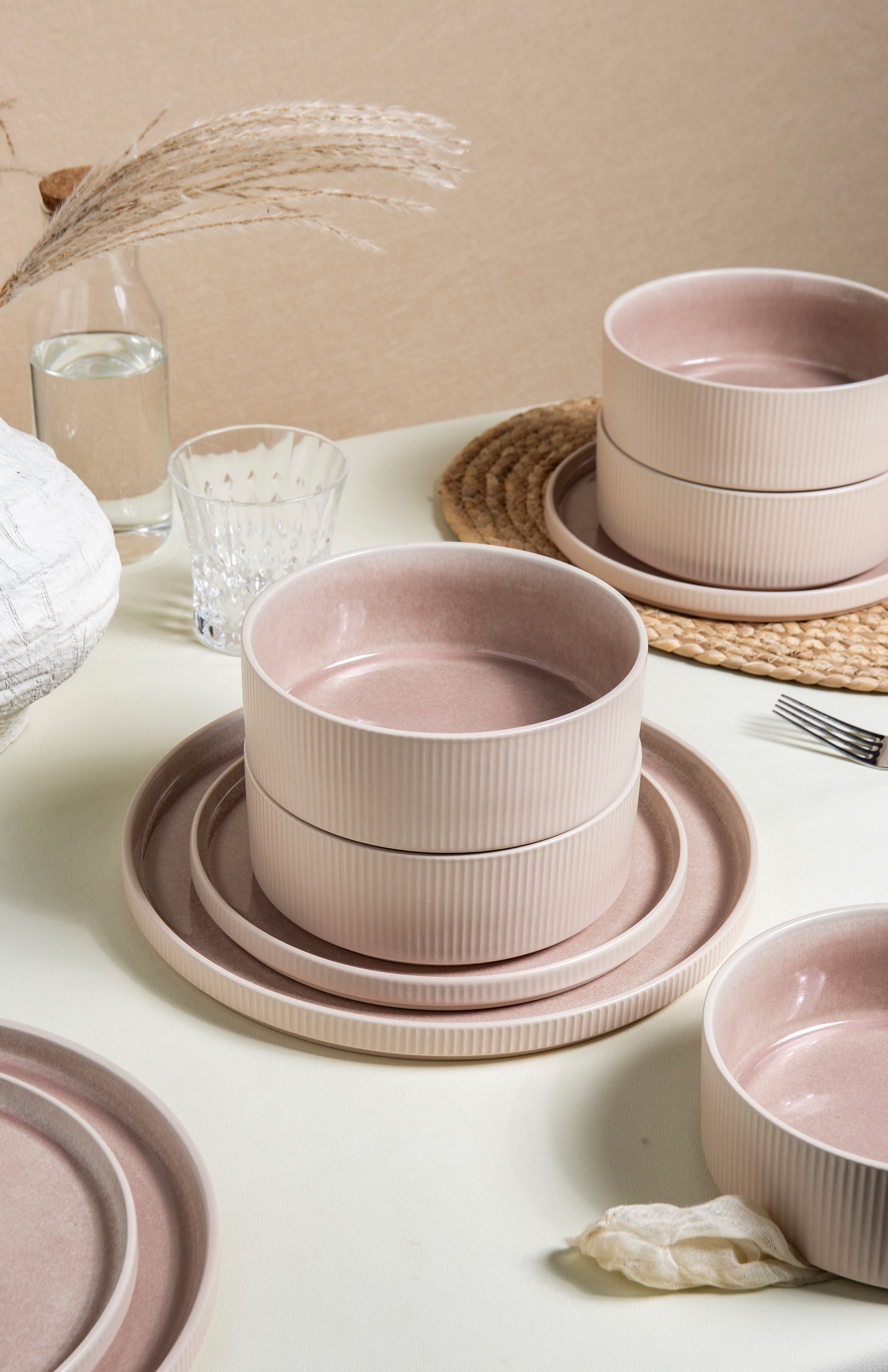 GOODproduct Set de vaisselle »Ylvii, aussen matt, innen reaktiv glasiert« Riffeloptik, spülmaschinenfest und mikrowellengeeignet