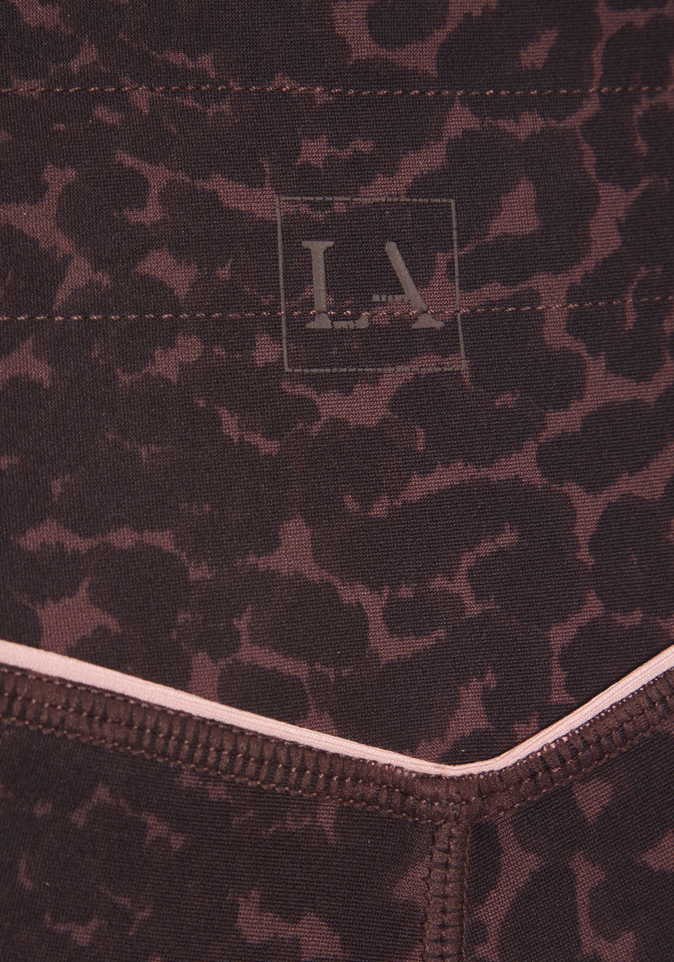 LASCANA ACTIVE Pantalon de sport  in Leo-Optik mit breitem Bündchen