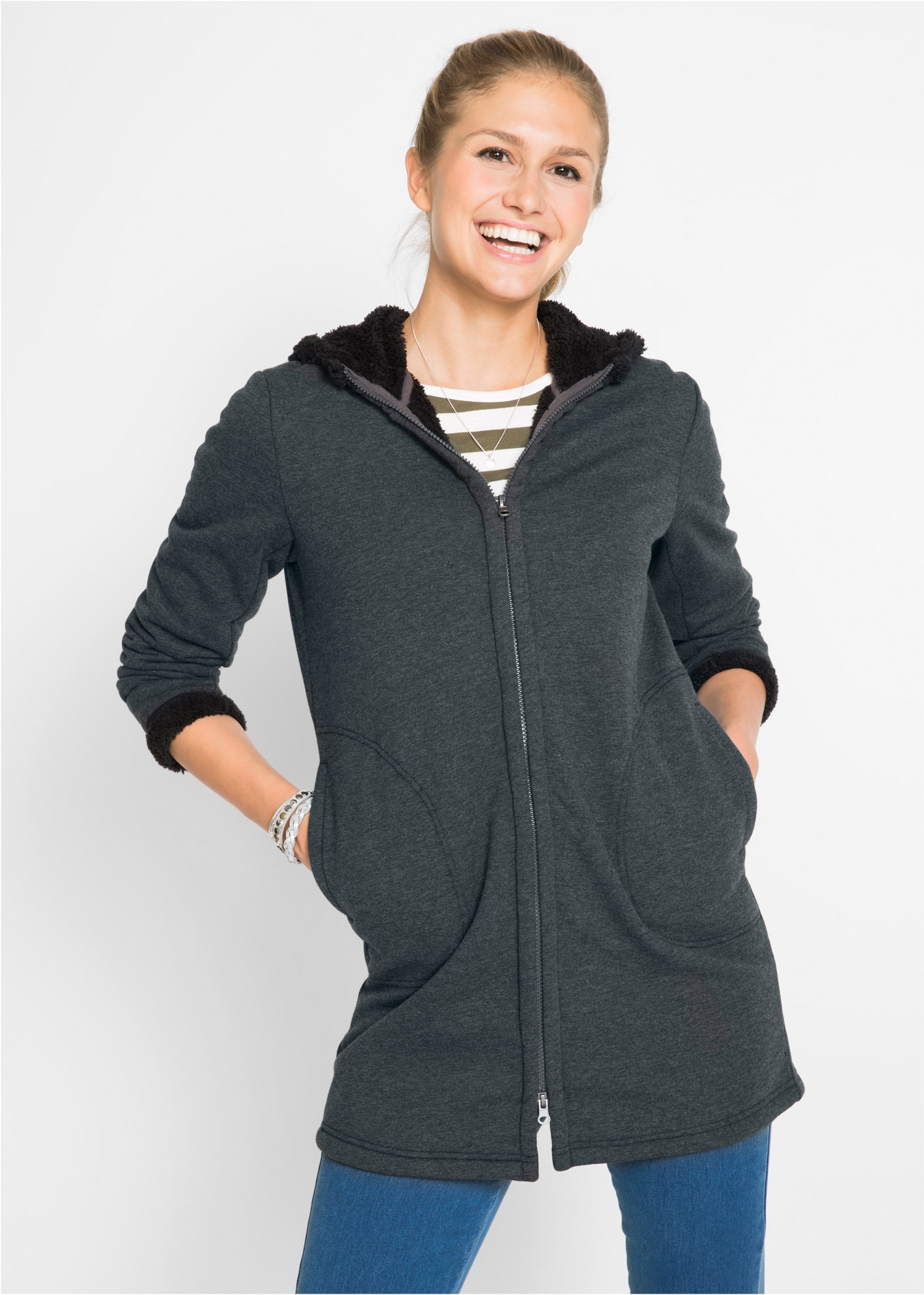 Image of bonprix Kapuzensweatjacke "Kapuzen-Sweatjacke mit Teddyfell" mit Kapuze, mit Teddyfell-Futter, 2-Wege-Zipper