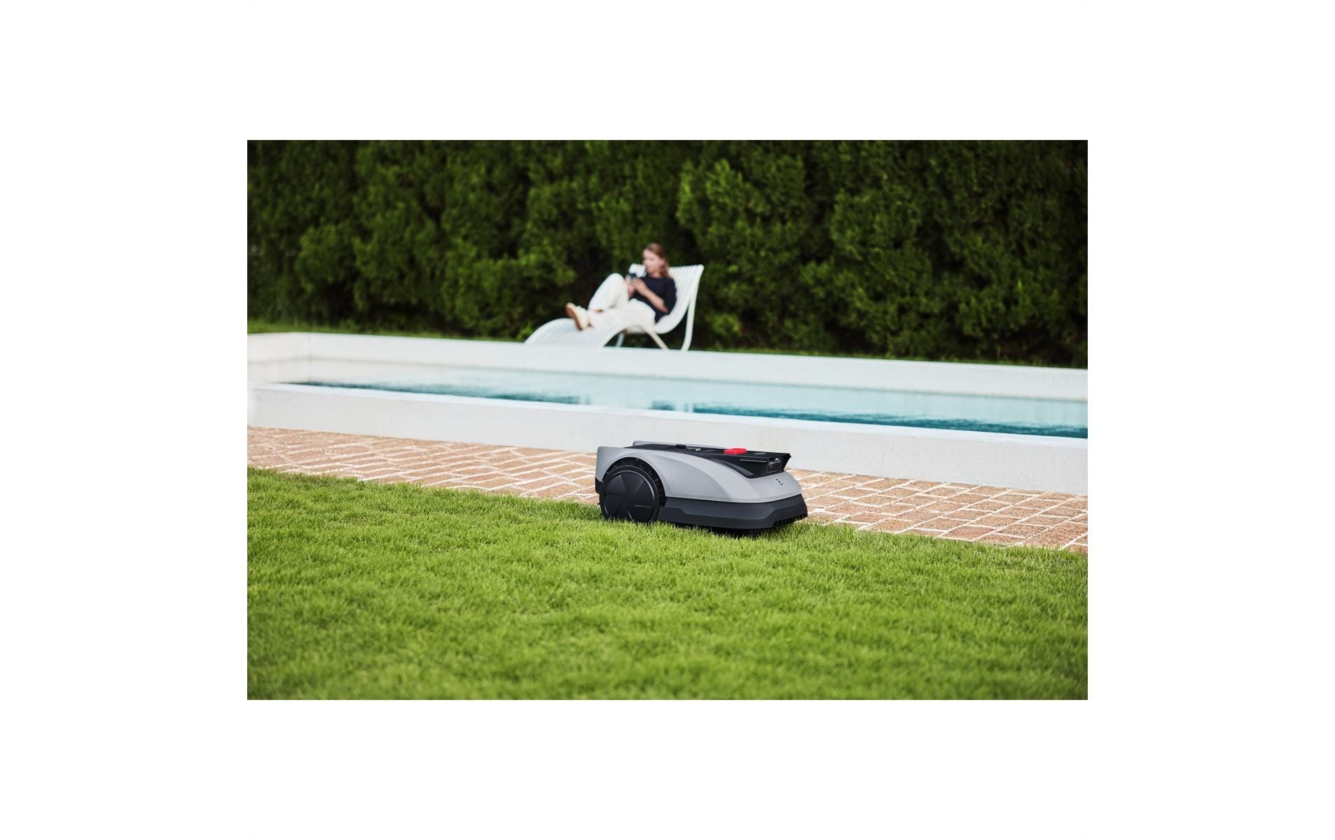 Image of ECOVACS Rasenmähroboter "GOAT O600 RTK" Mäheffizienz von 100 m²/h, mit präziser RTK-Navigation und KI-Kamera zur Hindernisvermeidung