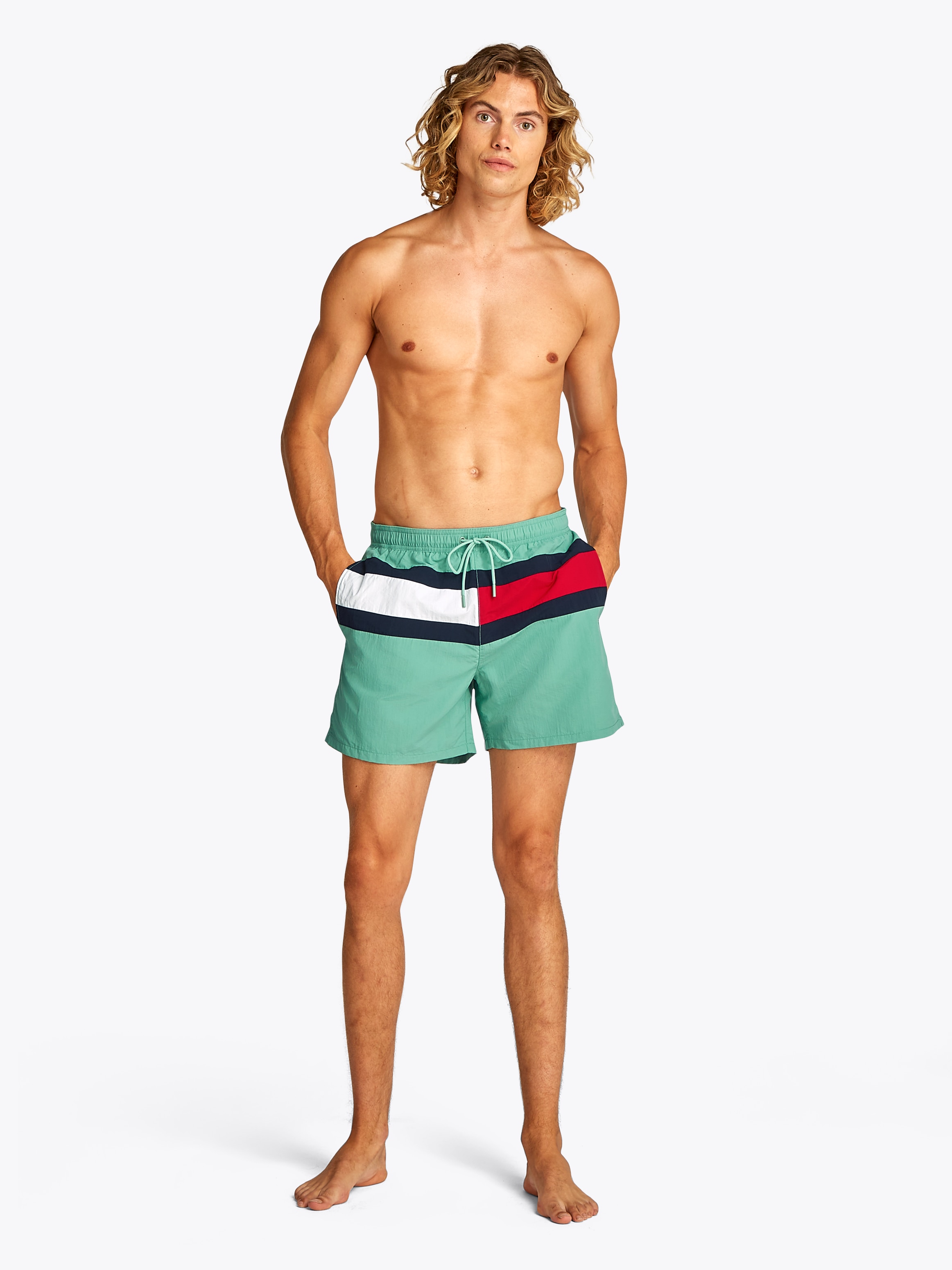 Tommy Hilfiger Swimwear Badeshorts »MEDIUM DRAWSTRING«, mit grossem Logo