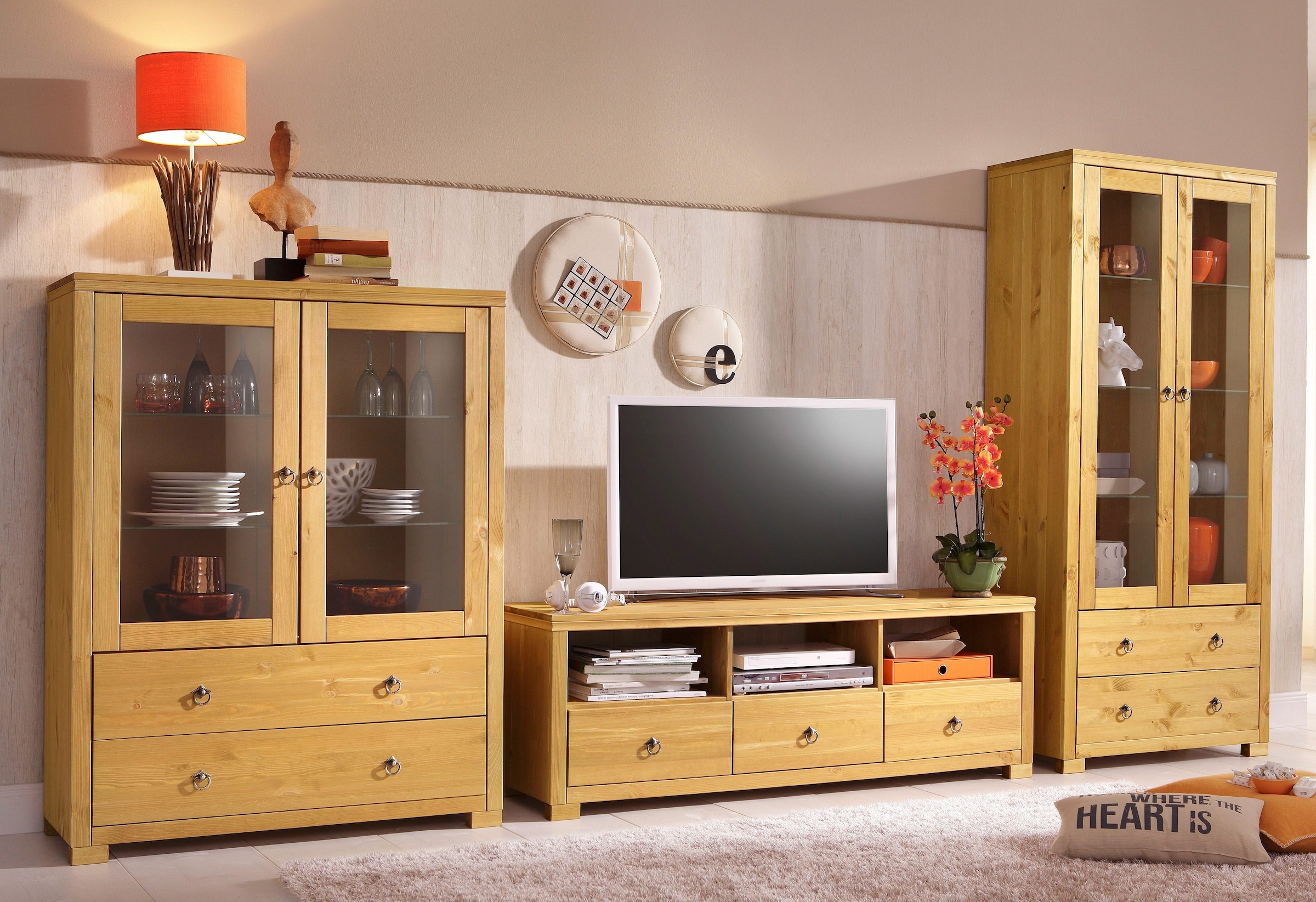 Home affaire Highboard »Gotland«, Vitrine, Breite 101 cm, Türen mit Glaseinsätzen, aus massiver Kiefer