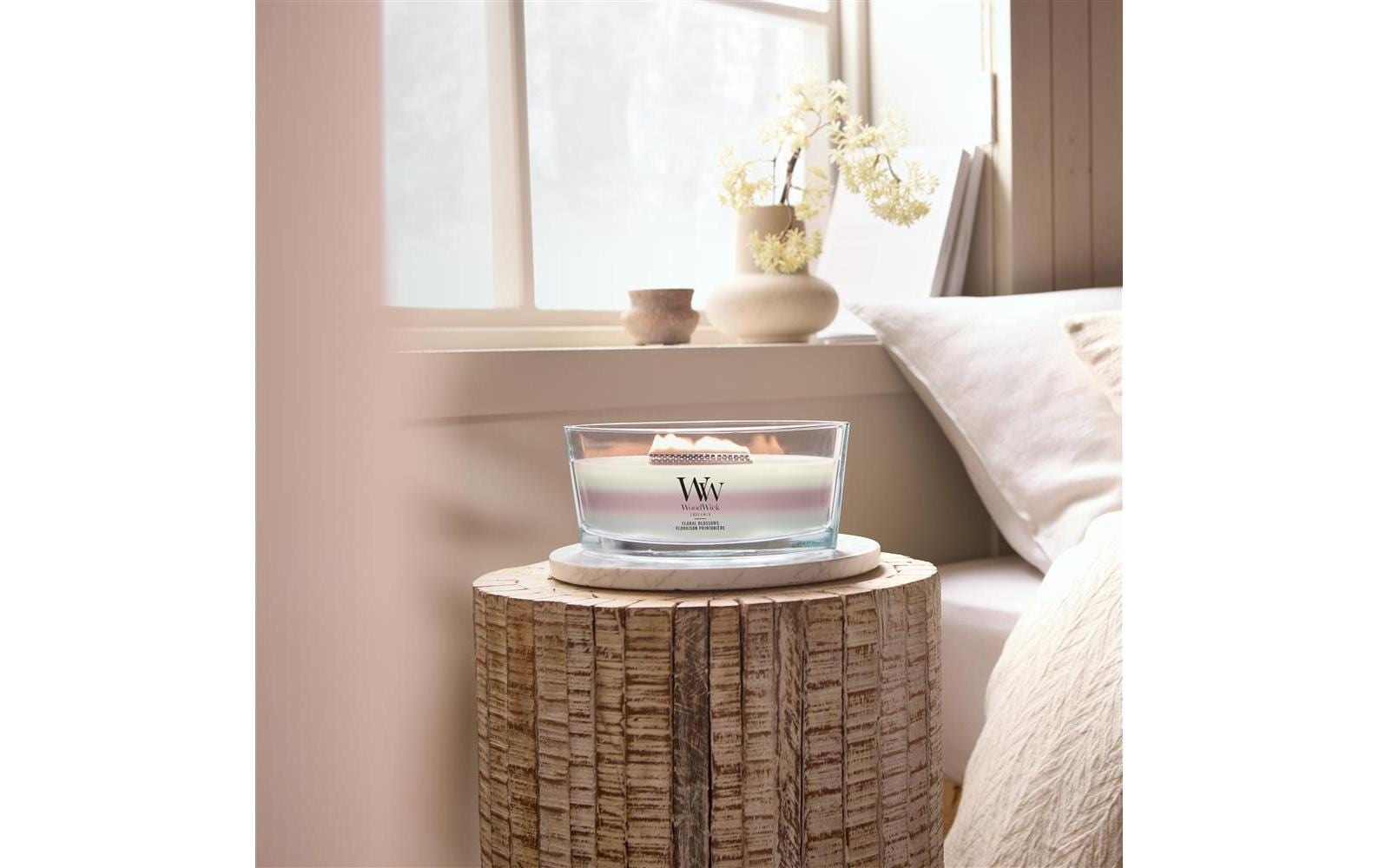 Image of Woodwick Duftkerze "Floral Blossoms Trilogy Ellipse"
