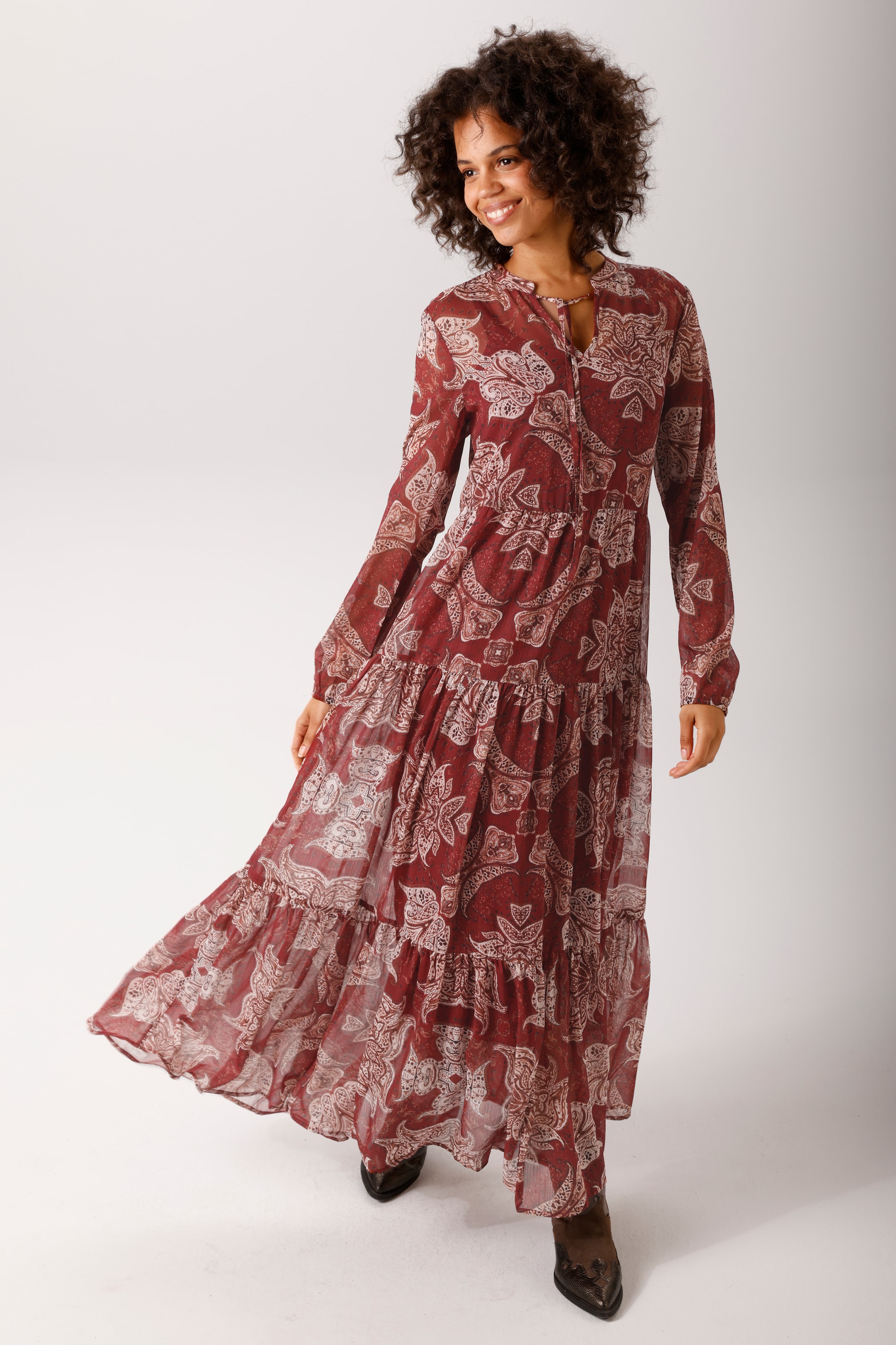 Image of Aniston CASUAL Maxikleid mit Jersey-Unterkleid, mit extravagantem Paisley-Muster - NEUE KOLLEKTION