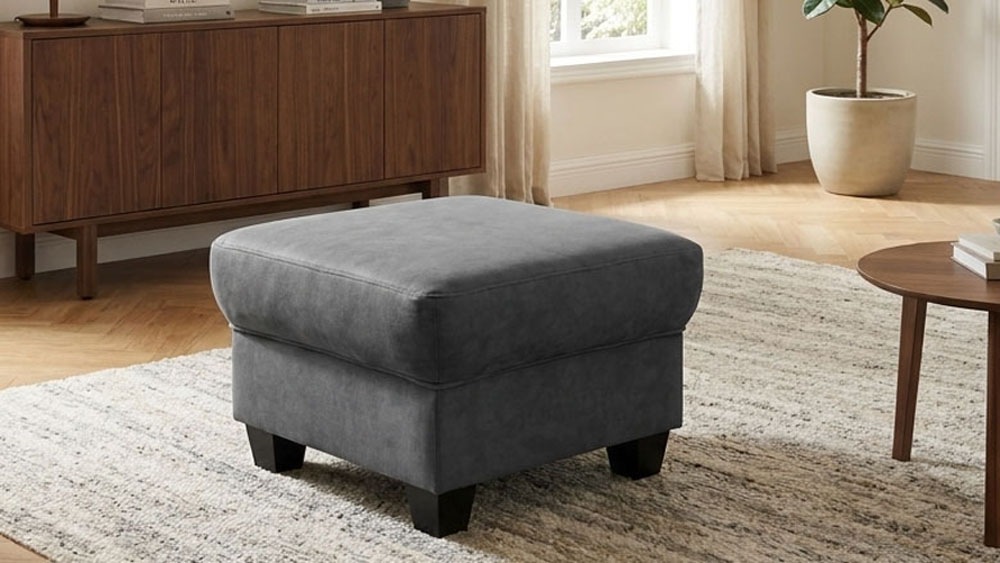 Image of GOODproduct Hocker "Sillkeborg 59 x 59 cm, kompakt, komfortabel & mit Holzfüssen" aus pflegeleichtem, weichem Luxus-Microfaser