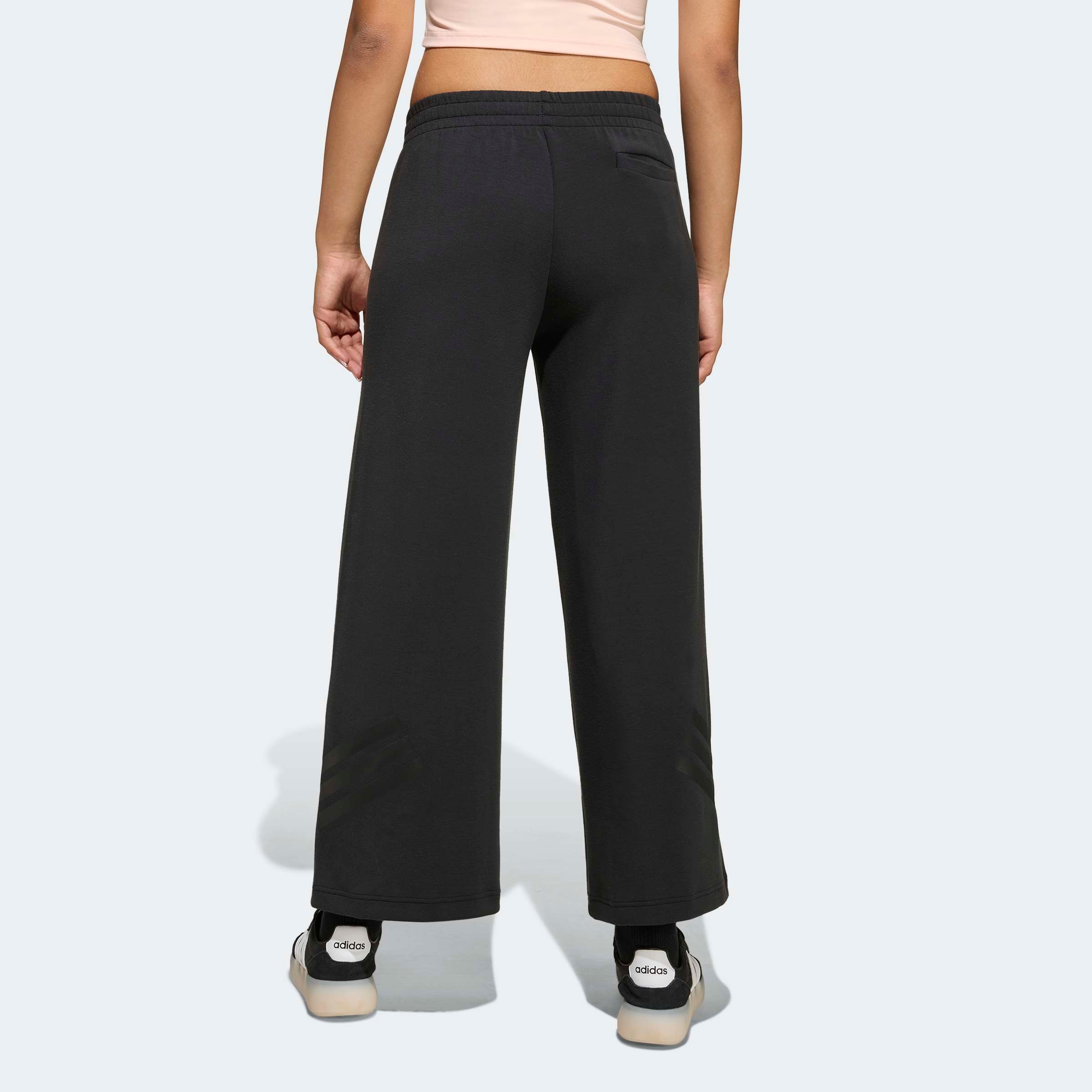adidas Sportswear Sporthose »FUTURE ICONS 3-STREIFEN MIT WEITEM BEIN«
