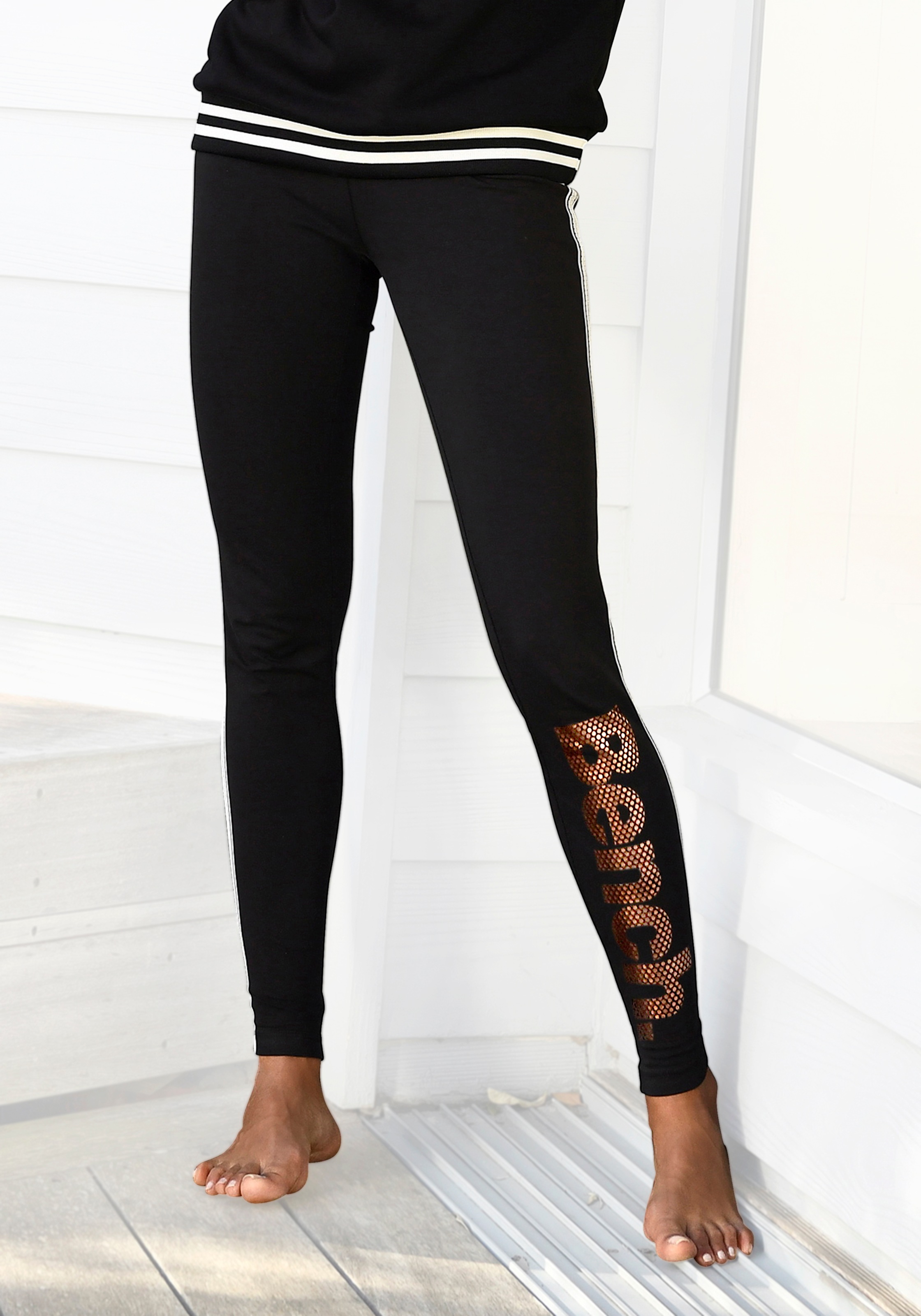 Bench. Leggings, mit Logodruck in Metalloptik kaufen