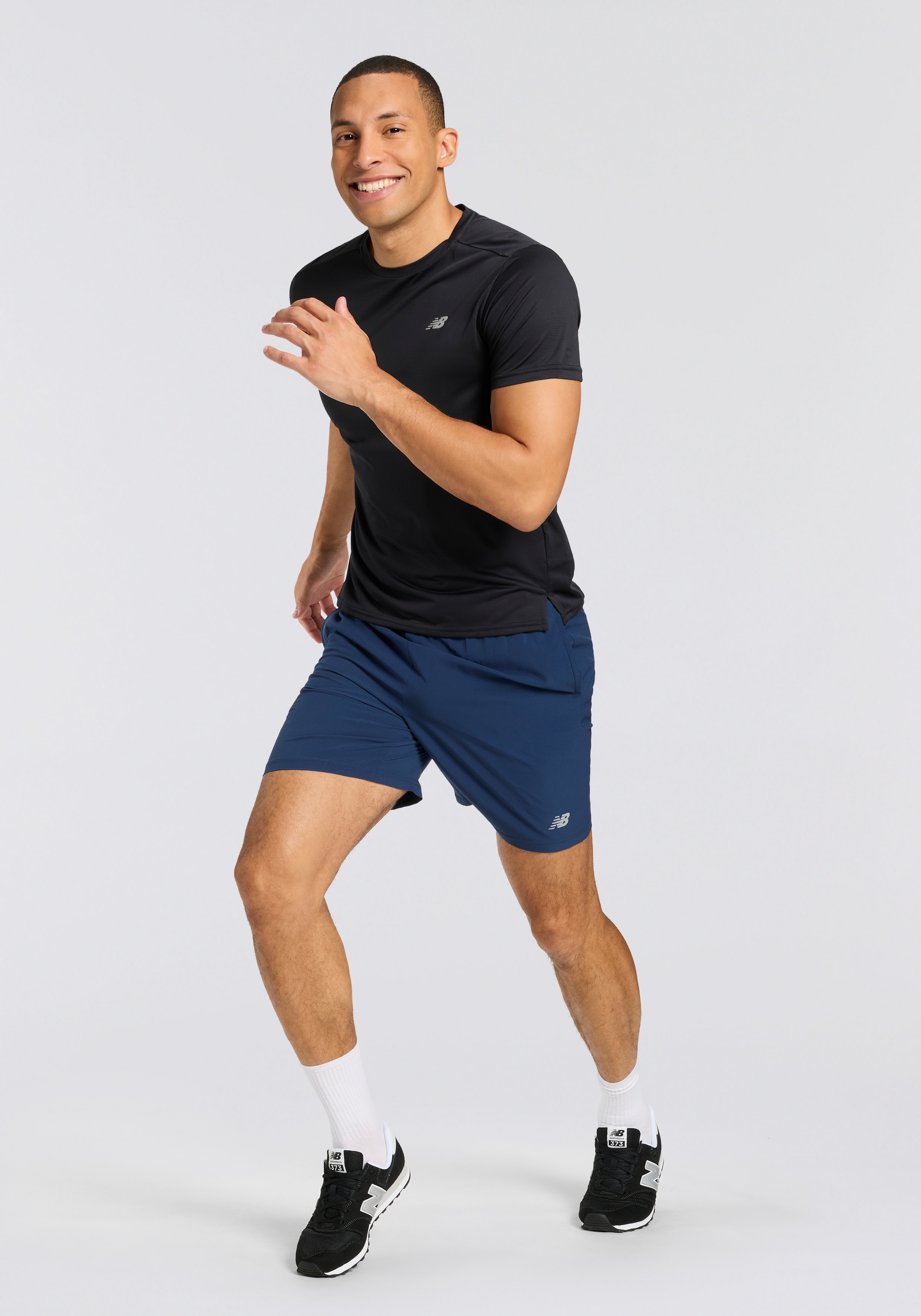 New Balance Laufshirt »Sport Essentials T-Shirt«, mit Streifendesign