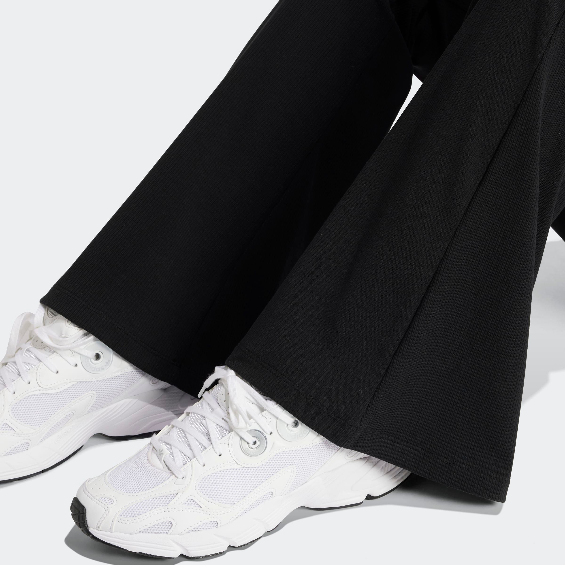 adidas Originals Leggings »ESSENTIALS RIB FLARED«  mit ausgestelltem Bein und Ripp Optik, hoher Bund