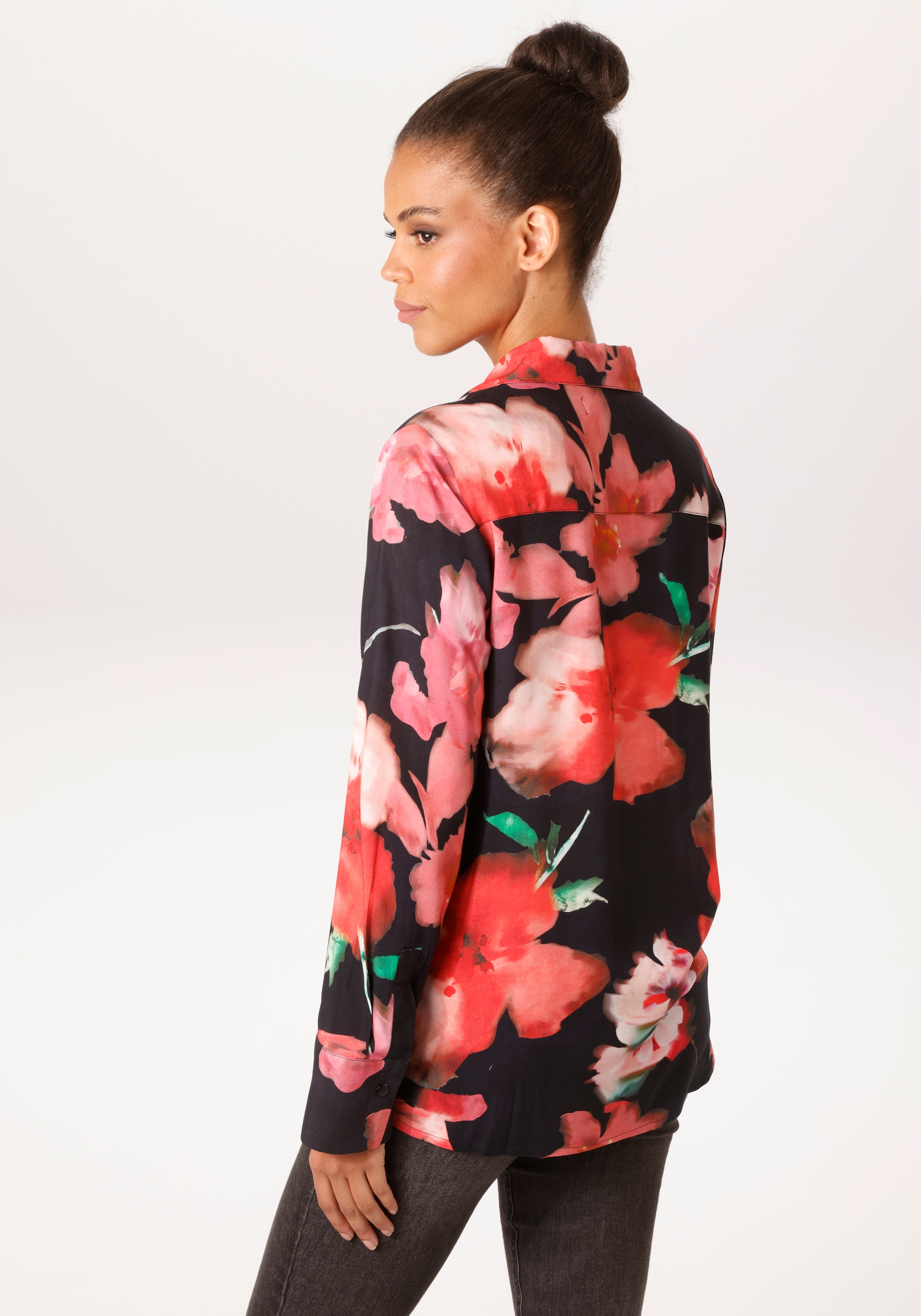 Aniston CASUAL Hemdbluse mit farbenfrohen Batik-Blüten bedruckt - NEUE KOLLEKTION