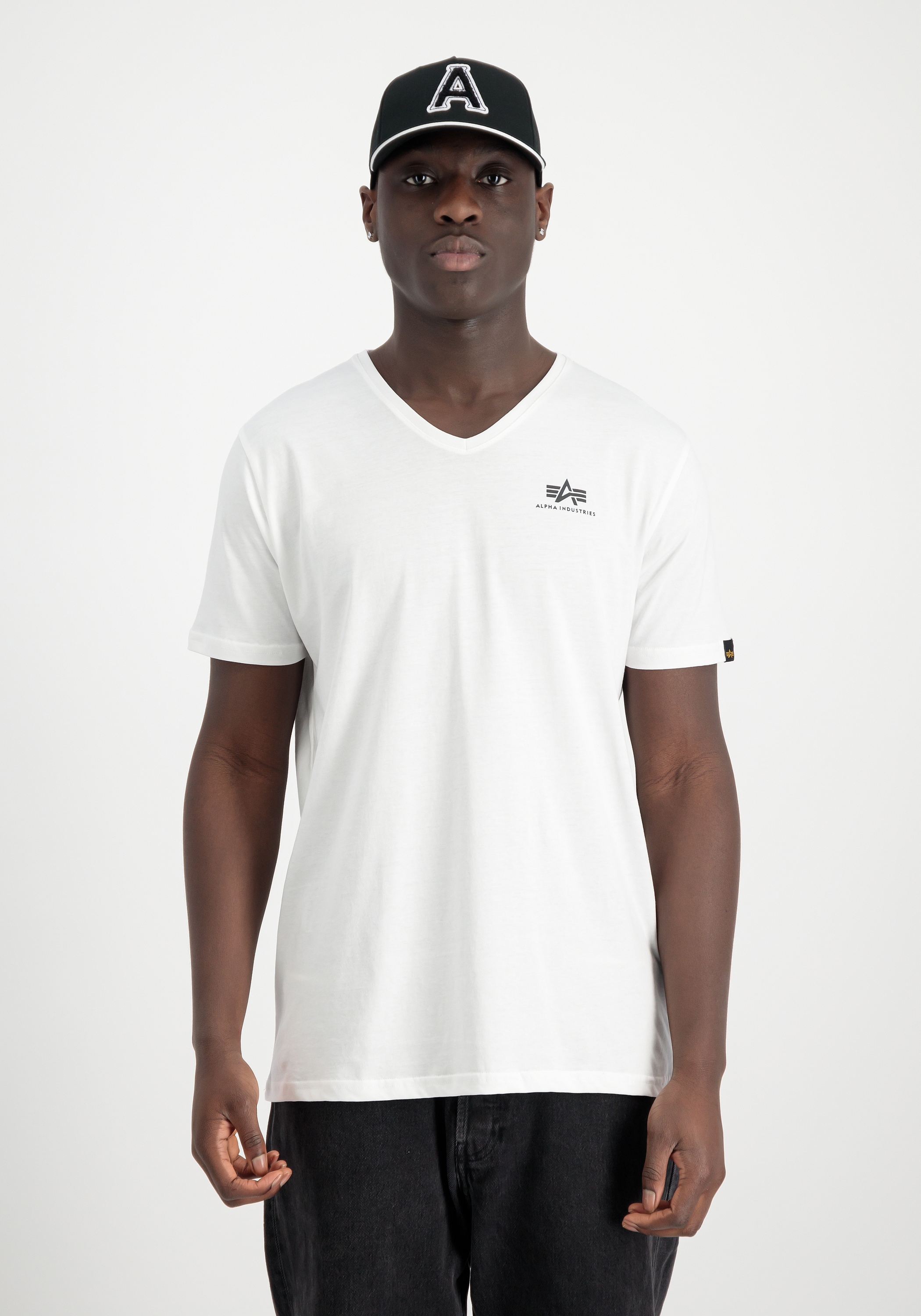 Alpha Industries T-Shirt »Alpha Industries Men - T-Shirts Basic V-Neck T Small Logo«