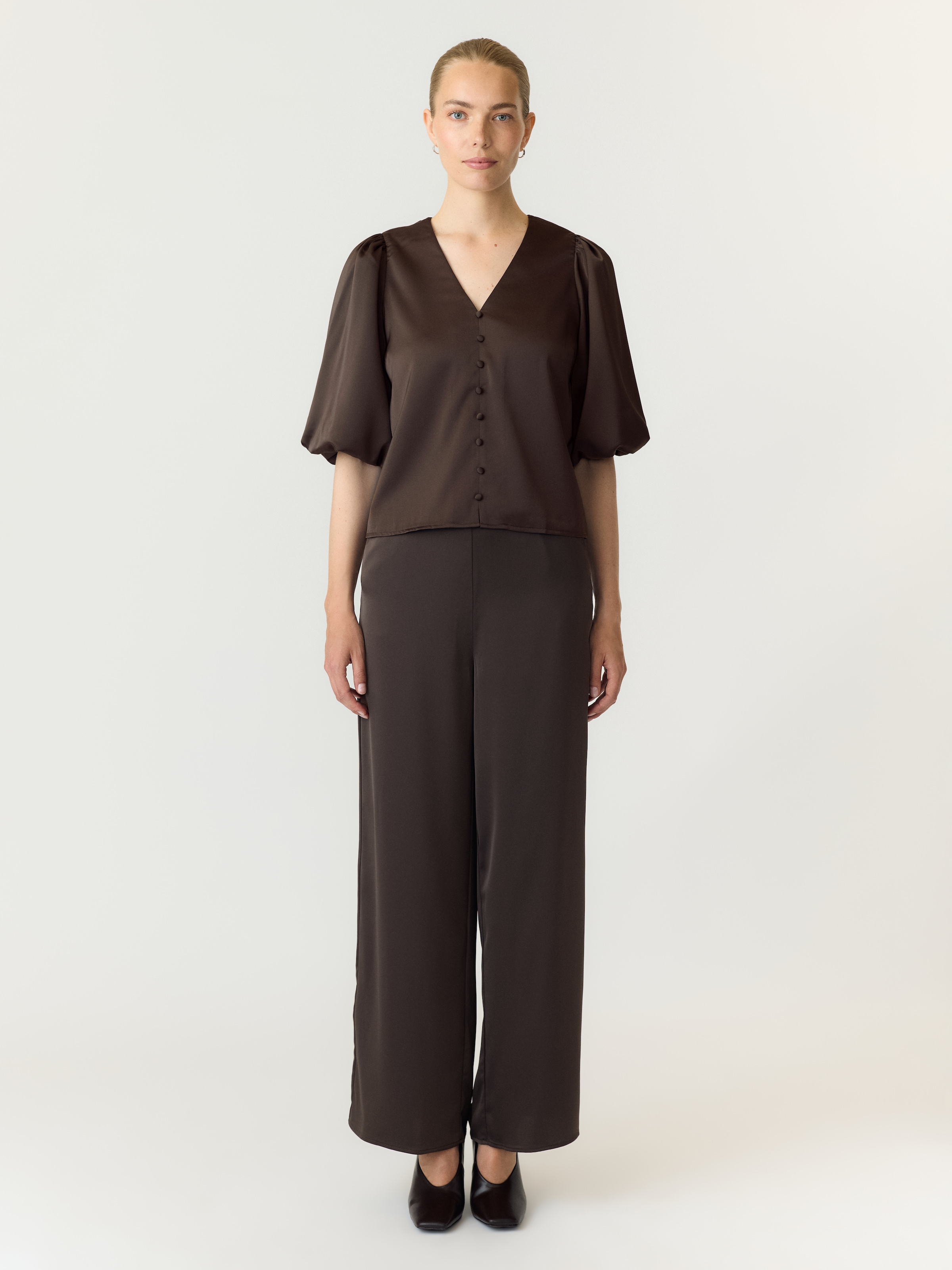 Y.A.S Blouse à manches courtes »YASPELLA 2/4 V-NECK TOP S. NOOS« mélange de matériaux, coupe régulière