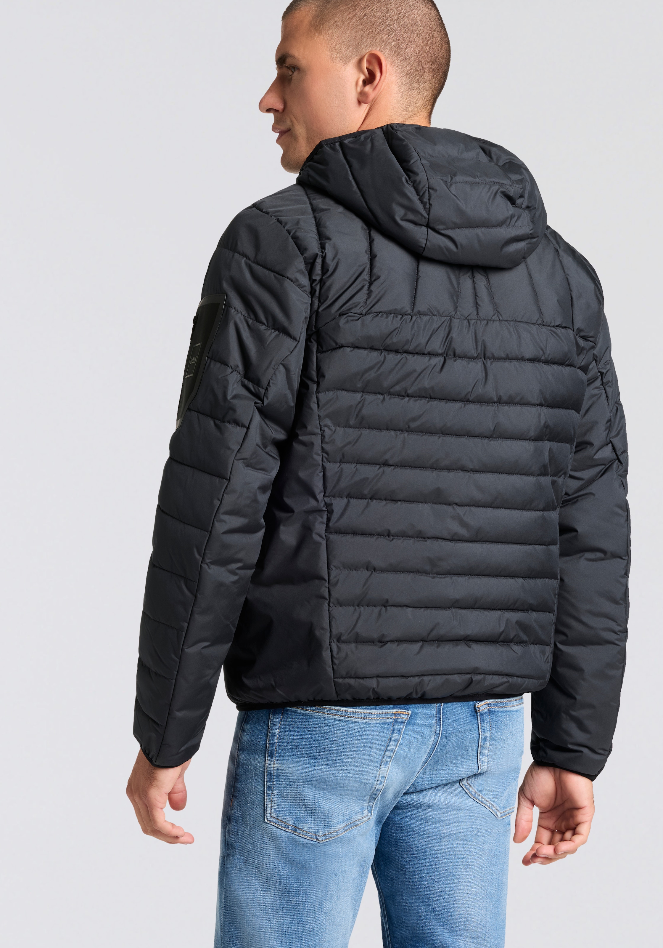 BOSS GREEN Veste matelassée »OW Urbanex JT HD« avec capuche capuche, coupe régulière, détails réfléchissants