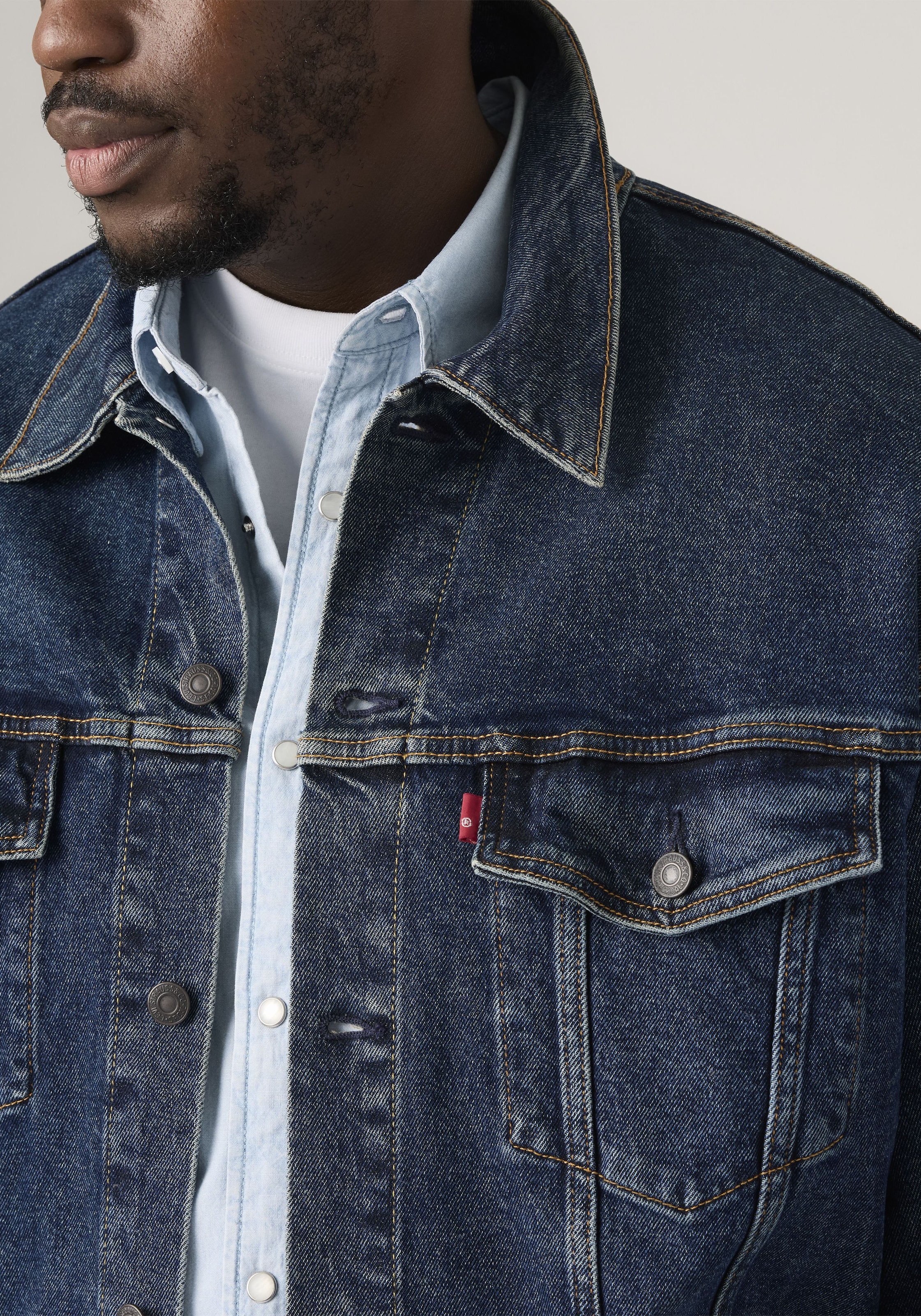 Levi's® Plus Veste en jean »BIG TRUCKER« sans capuche avec patte de boutonnage et poches poitrine