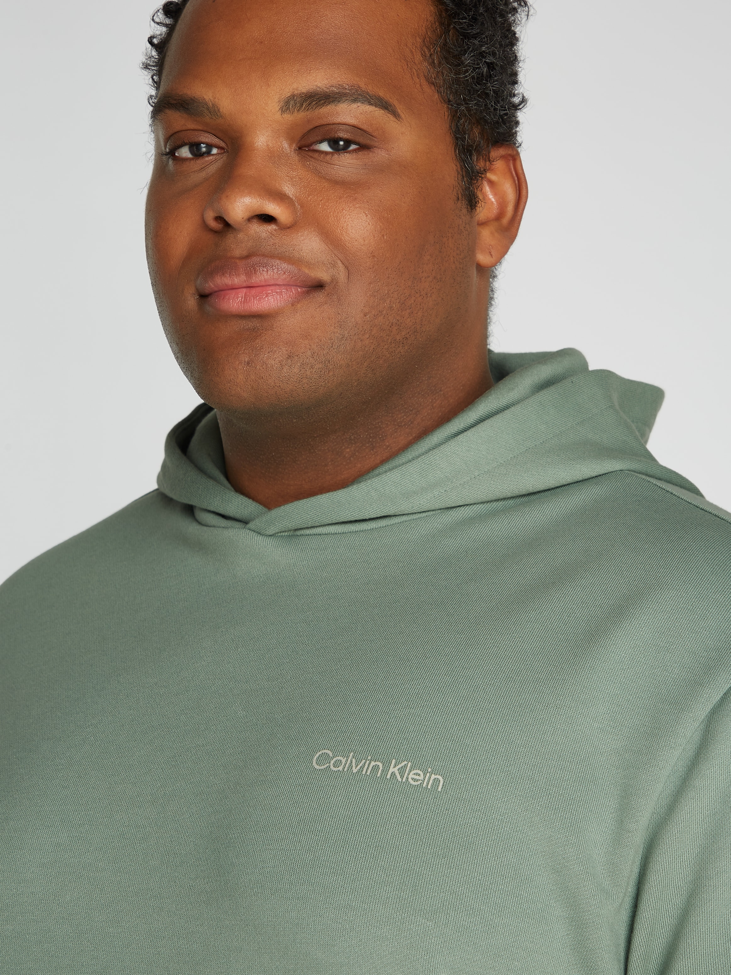 Calvin Klein Big&Tall Kapuzensweatshirt »BT_ENLARGERD BACK LOGO HOODIE«, in grossen Grössen mit Markenlabel