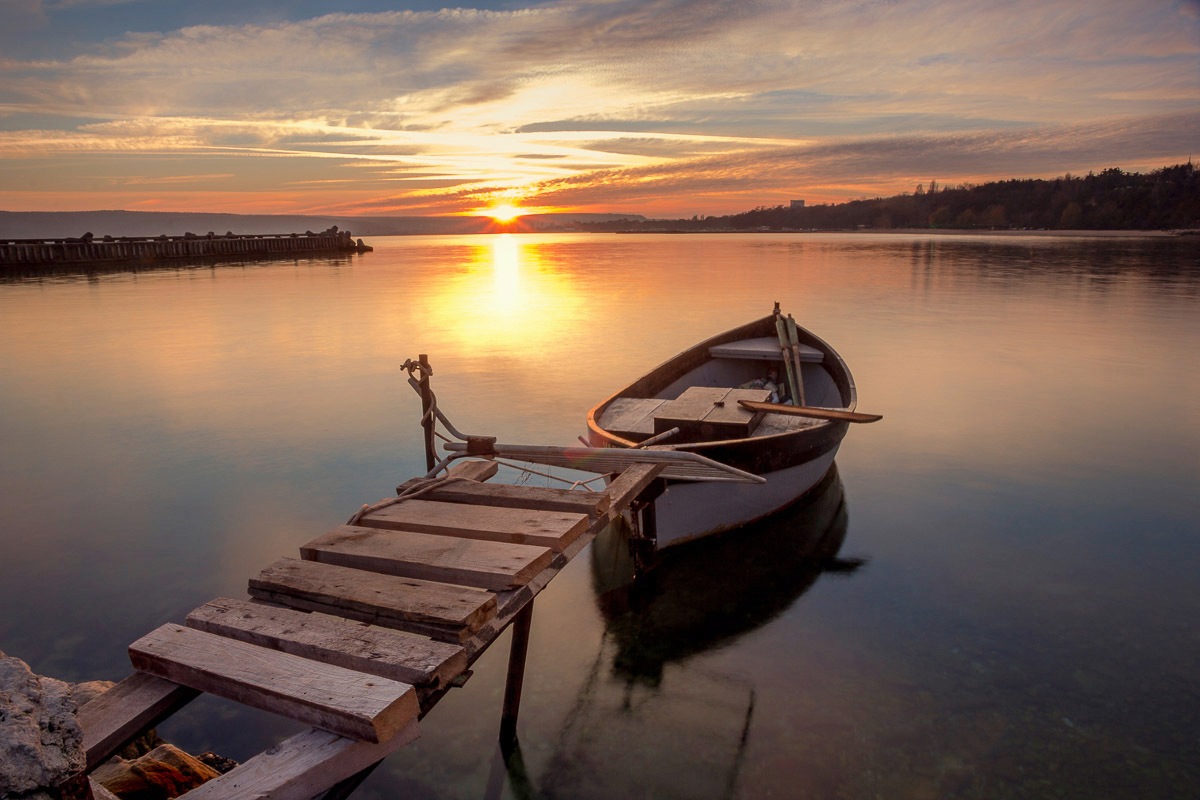Image of Papermoon Fototapete "boot in Wasser"