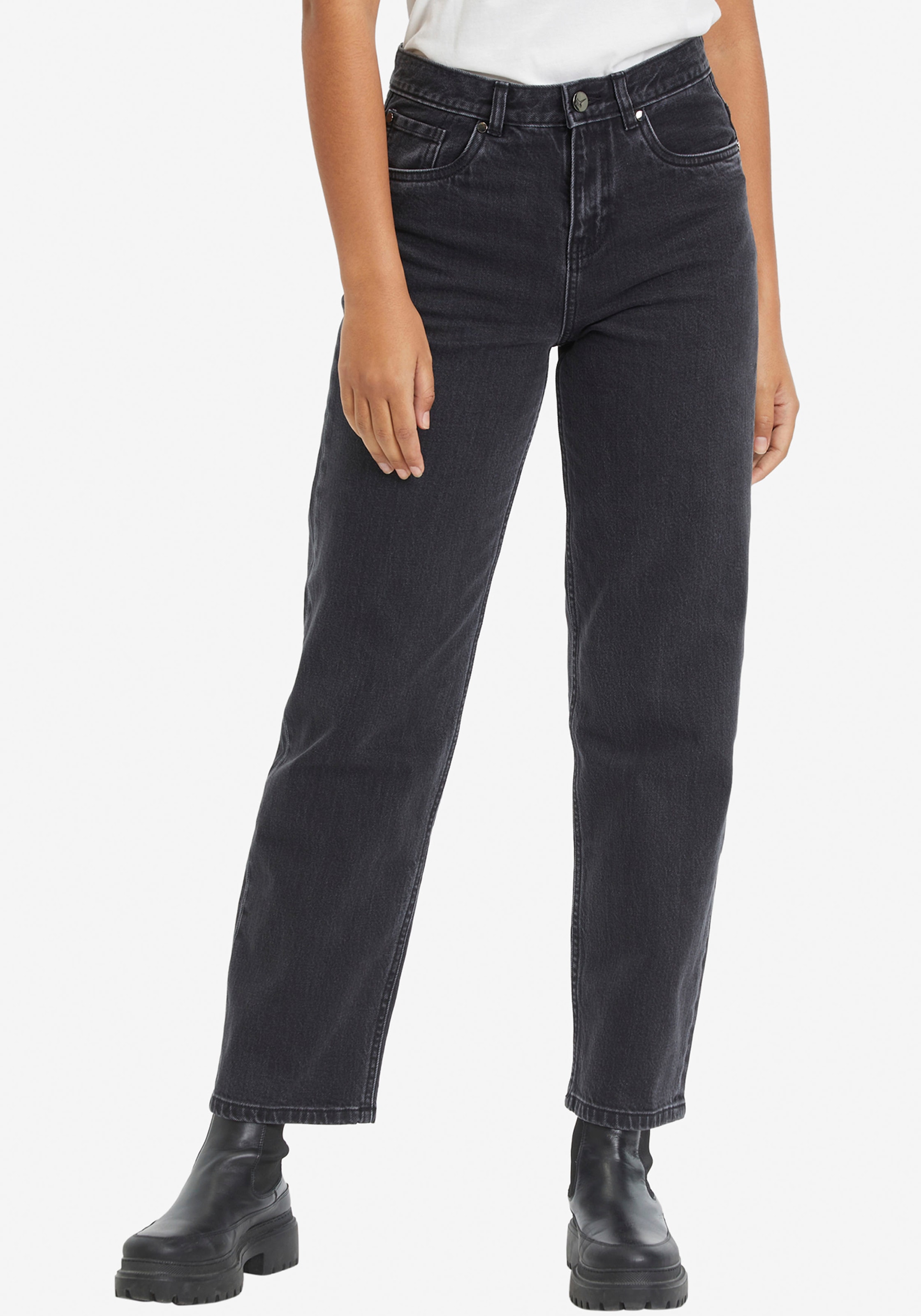 ♕ Tamaris Straight-Jeans, mit Logo-Badge - NEUE KOLLEKTION  versandkostenfrei kaufen
