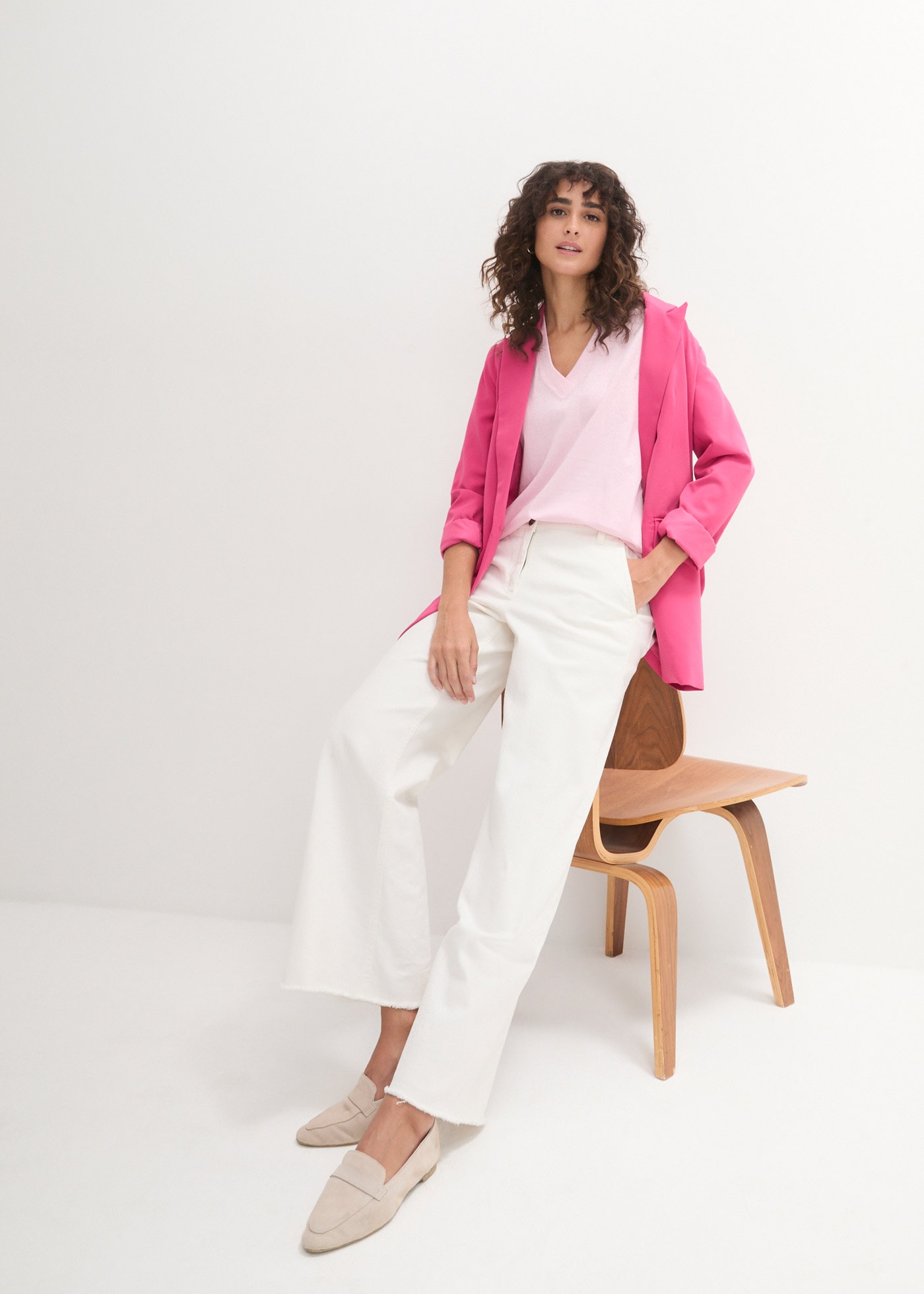 bonprix T-shirt long »Weites Long-Shirt mit V-Ausschnitt, Kurzarm (5er Pack)« Packung, 5 pièces lockere Passform, Kurzarm, mit V-Ausschnitt, unifarben