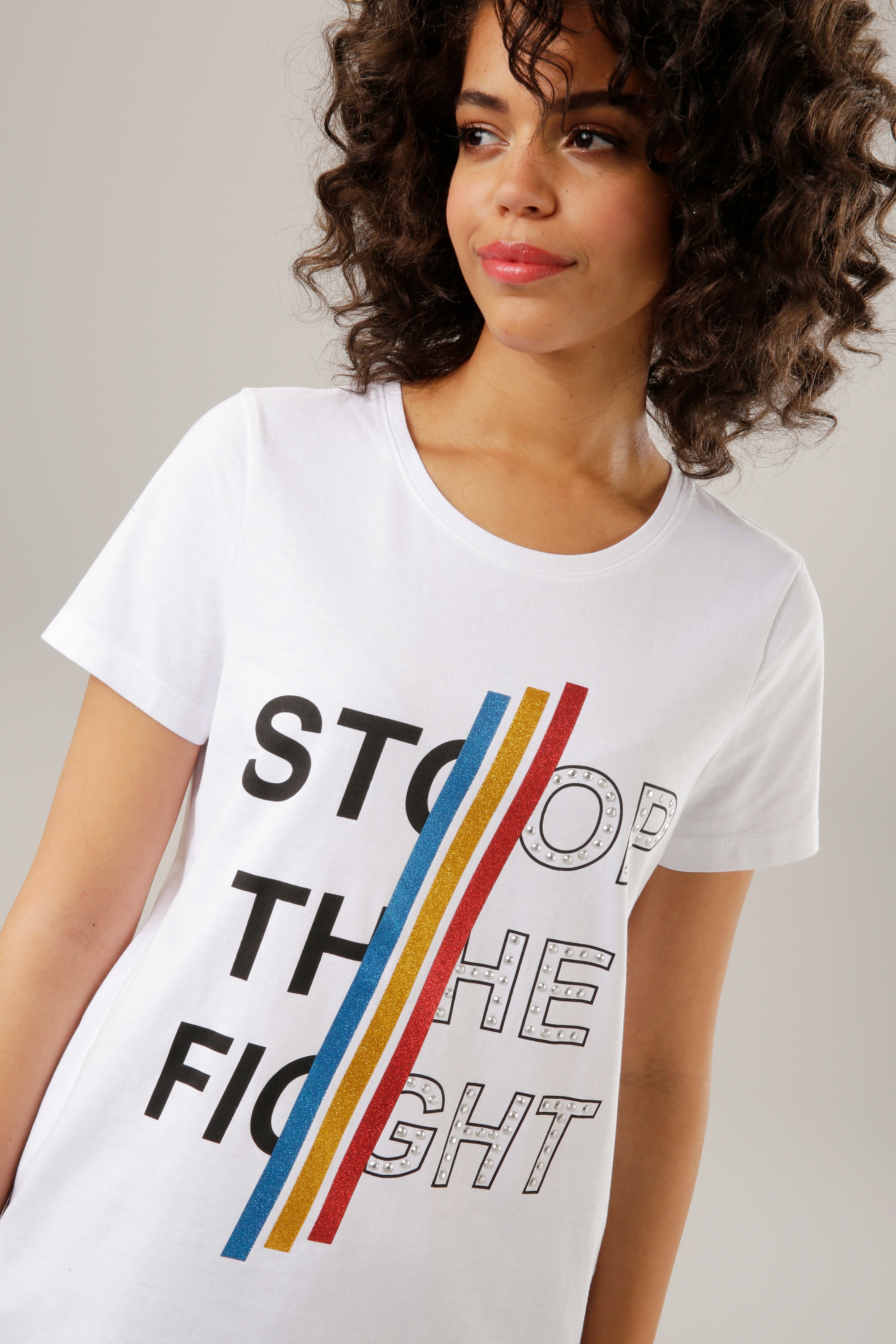 Glitzerstreifen, Nieten CASUAL versandkostenfrei mit bunten und Print-Shirt, auf Schriftzug Aniston