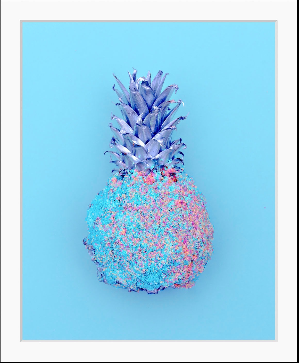 Image of queence Bild "Christian" Ananas Essen Figuren Kunst Lebensmittel Obst Obst Bilder 1 Stk. tlg. HD Premium Poster-Druck inkl. Holzrahmen