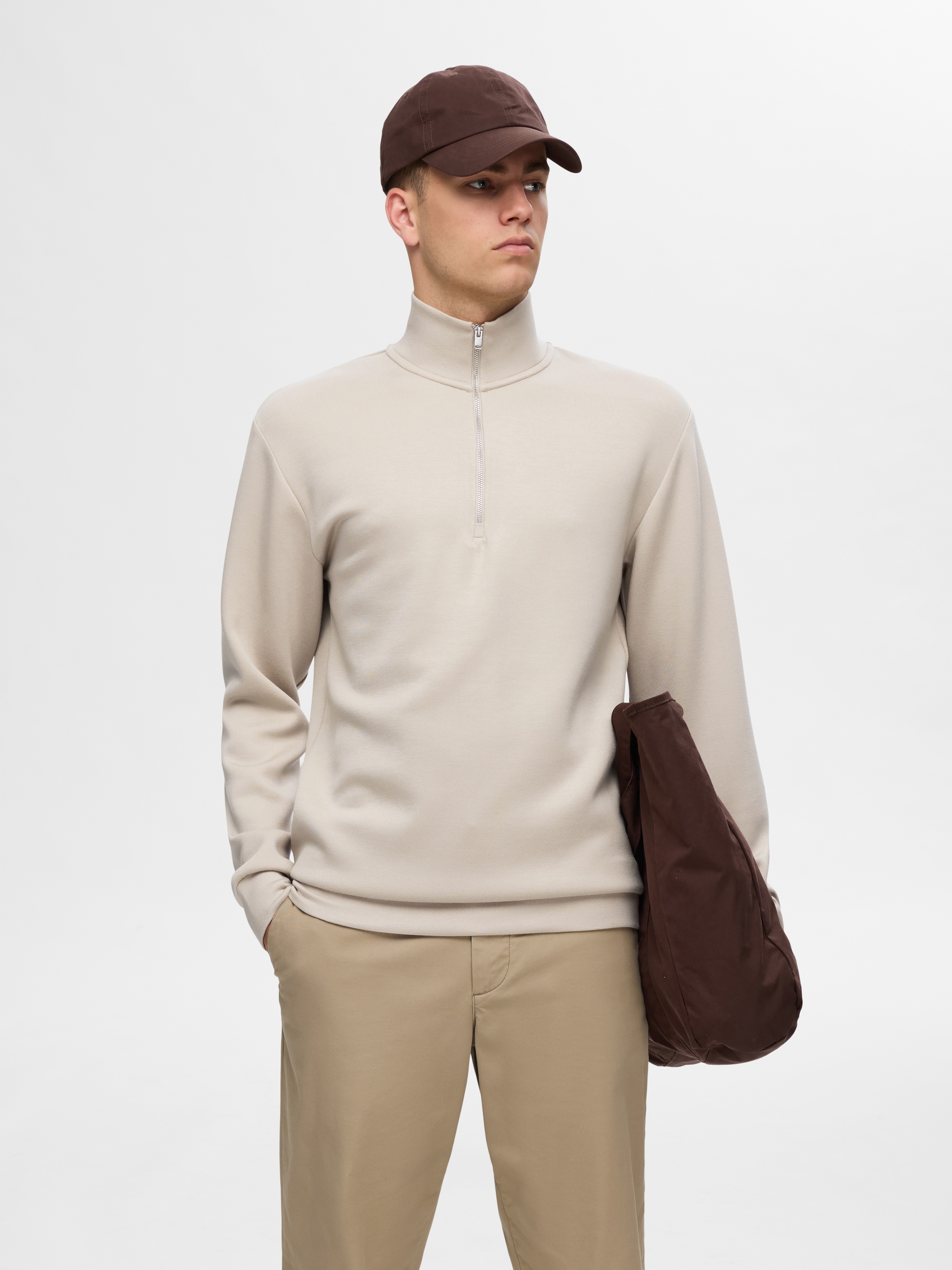 Image of SELECTED Sweatshirt "SLHEMANUEL SOFT ZIP HIGH NECK SWEAT NOOS"