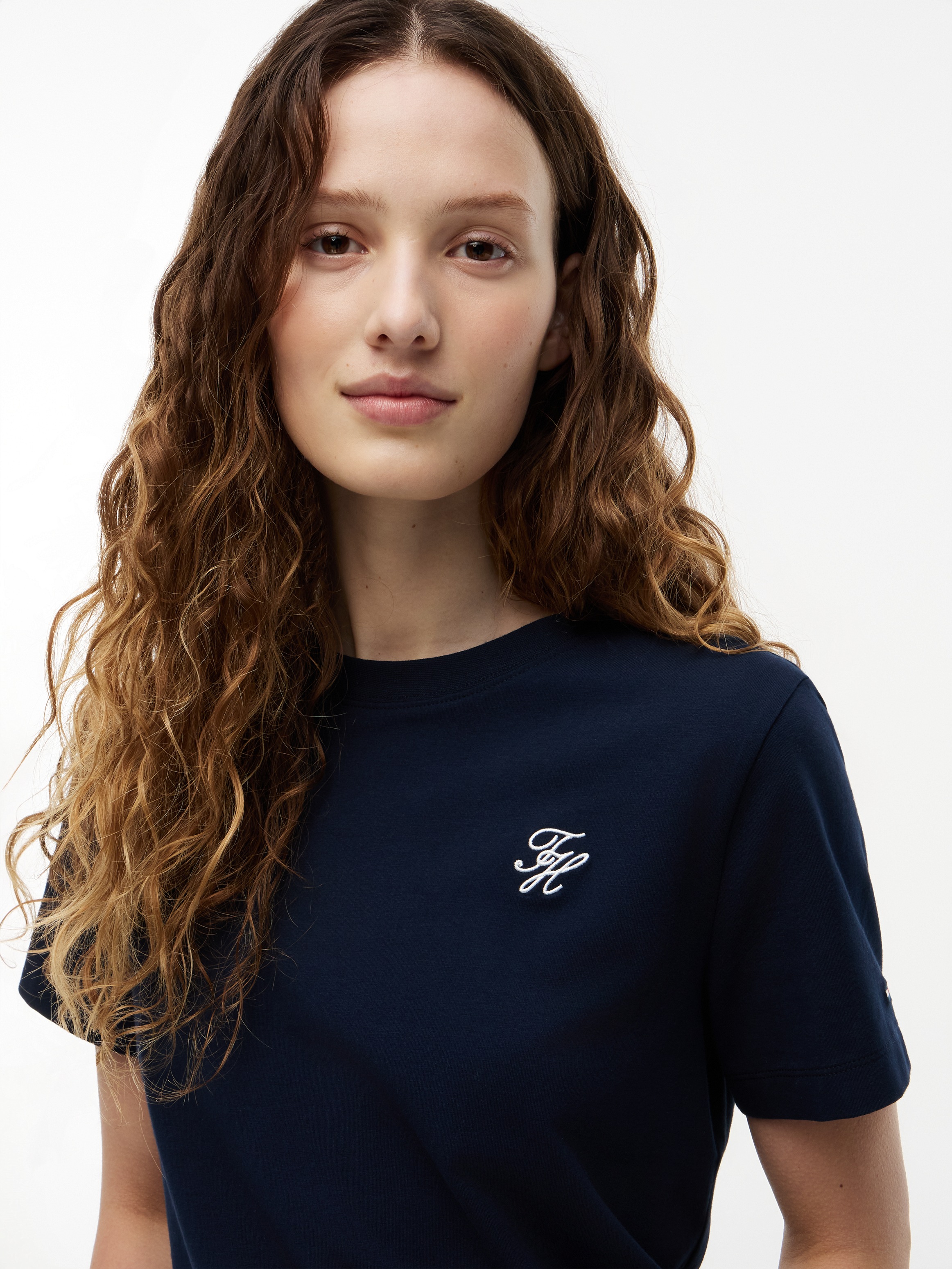 Tommy Hilfiger Kurzarmshirt »TH SCRIPT REG C-NK SS TEE« Baumwollmischung, regular fit
