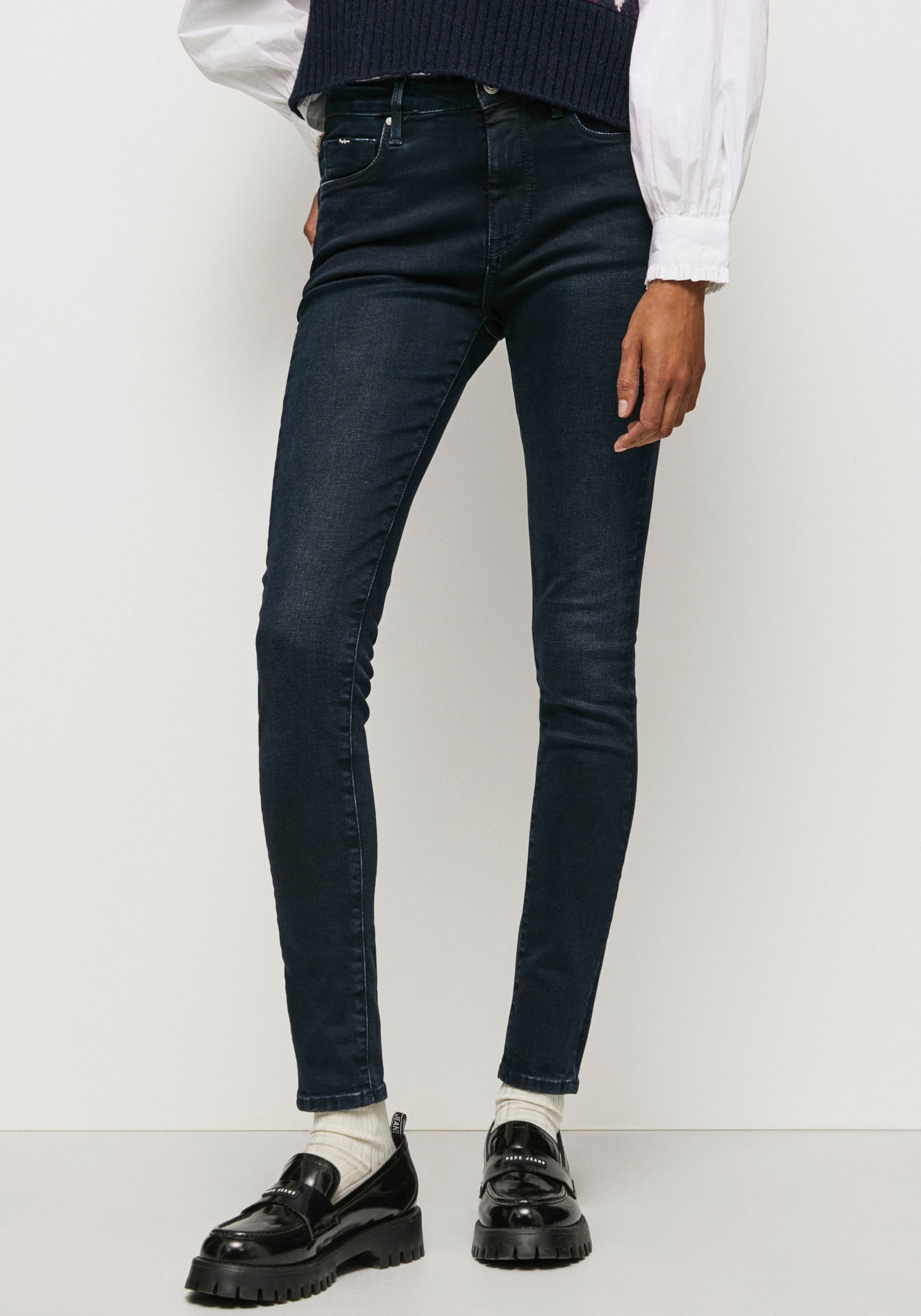 Pepe Jeans Röhrenjeans »REGENT«, in Skinny Passform mit hohem Bund aus seidig bequemem Stretch Denim