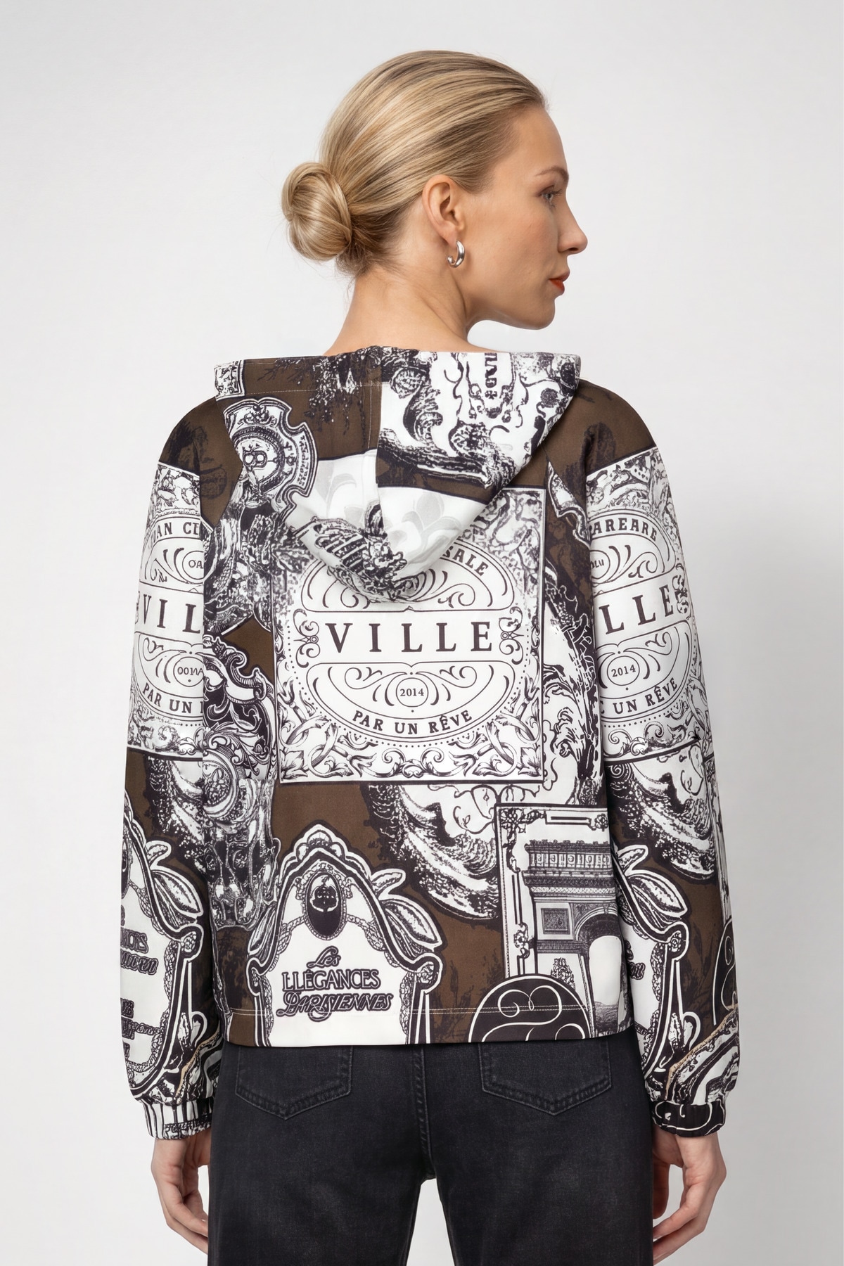 Monari Sweat-shirt »Sweatshirt Emblem allover«, coupe régulière avec capuche
