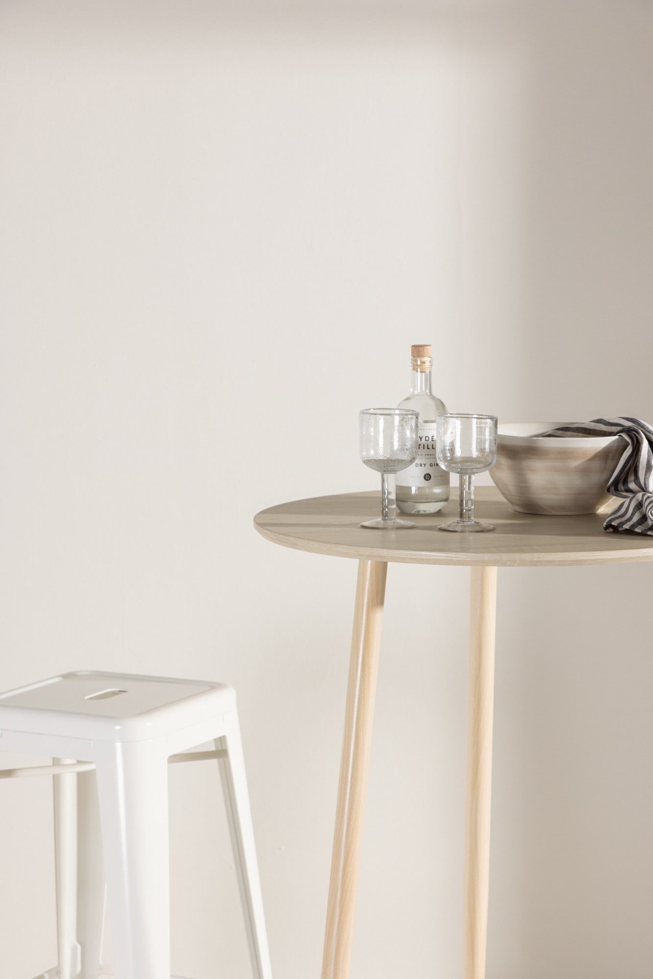Venture Home Tresentisch »Plaza, runder Bartisch Ø 70 × 105 cm in hellem Whitewash« Tresentisch, MDF, Stahlbeine, rund, hoch, hell