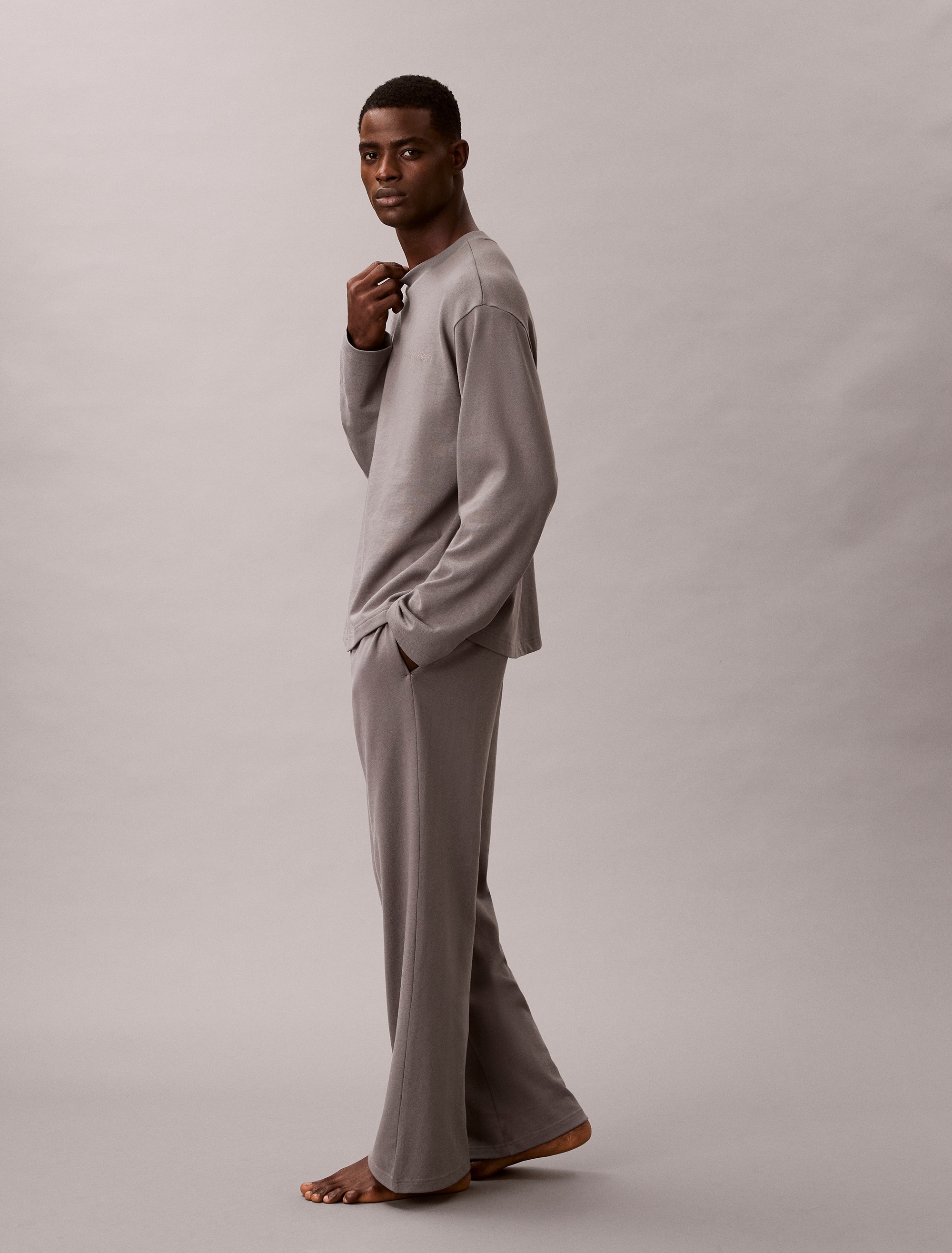 Calvin Klein Underwear Schlafanzug »LS TEE PANT SET« Mit elastischem Bund