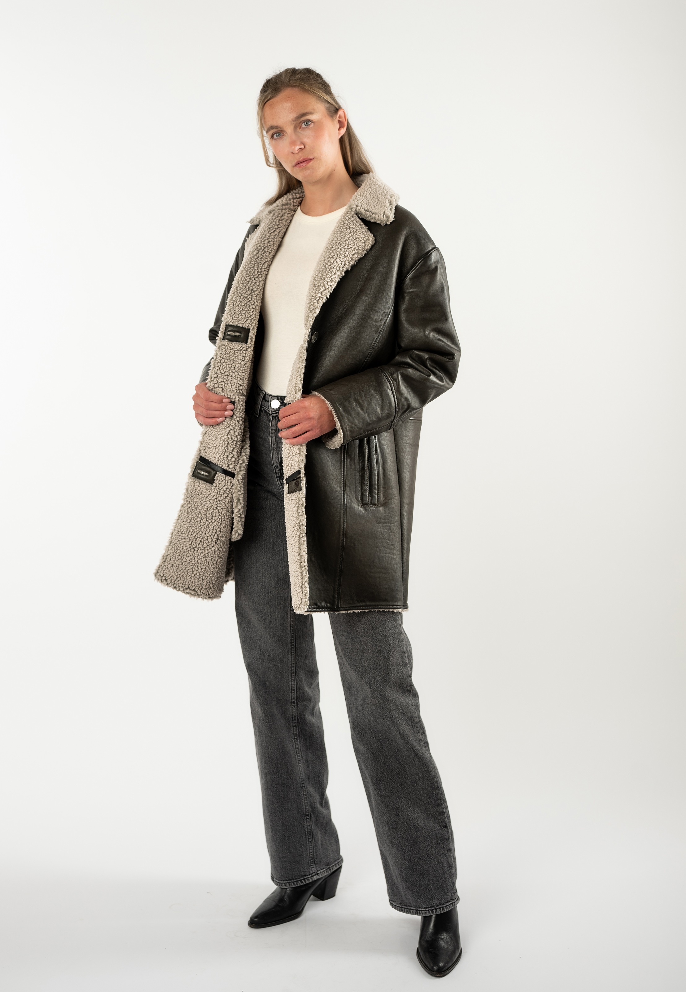 Mauritius Manteau en cuir »MWYuki OS« avec col en fausse fourrure teddy, coupe oversize
