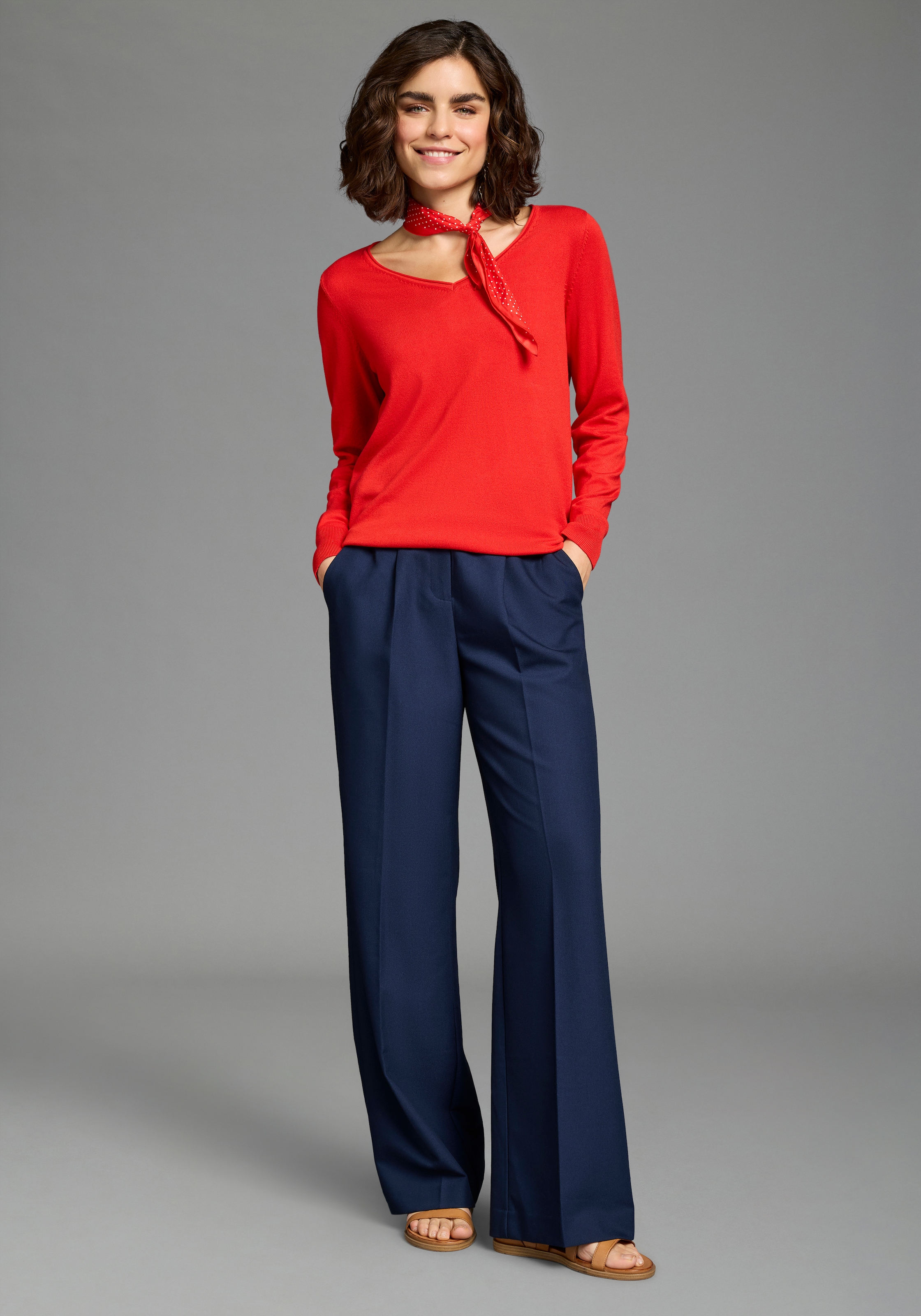 Flashlights Pull col V mit lässigem Schnitt und femininen V-Ausschnitt