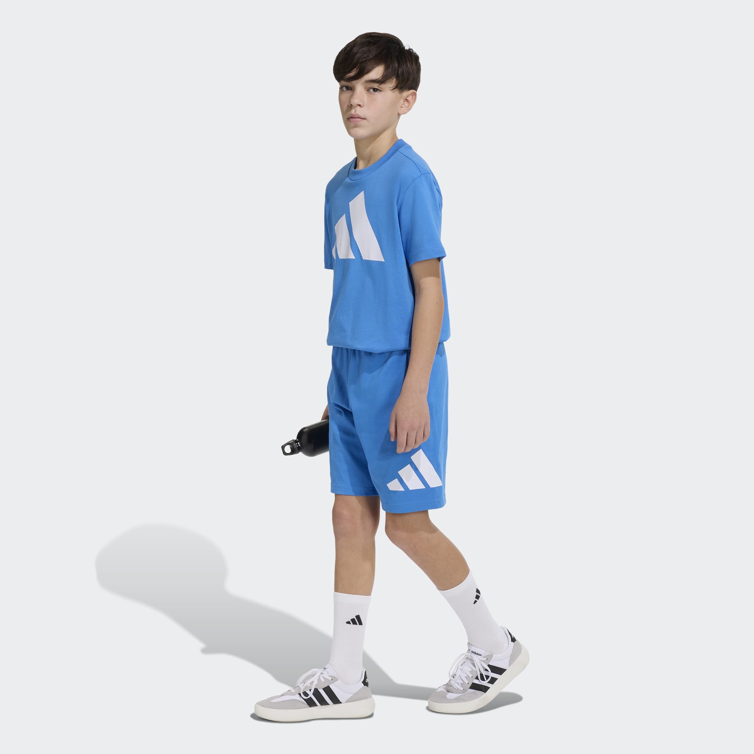 adidas Sportswear T-shirt »ESSENTIALS KIDS« pour enfants et adolescents, avec encolure ronde, en 100 % coton