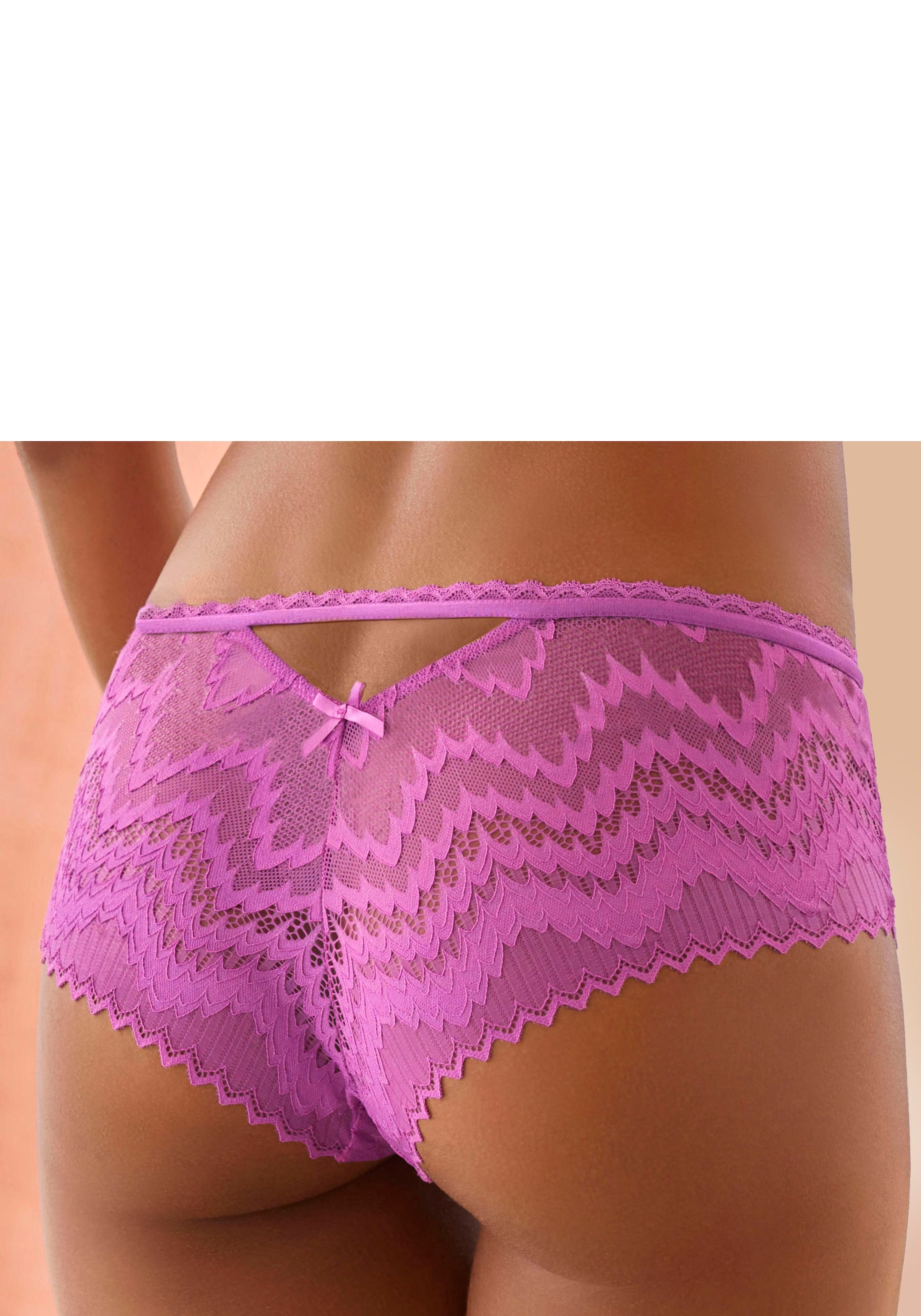 LASCANA Panty, aus modischer Zick-Zack-Spitze