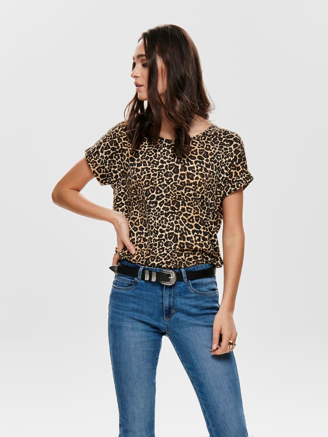 Image of ONLY Kurzarmshirt "ONLMOSTER – Shirt mit Animal-Print und lockerem Schnitt" animal-print, modisch, loose fit, Viskosemischung, Rundhals