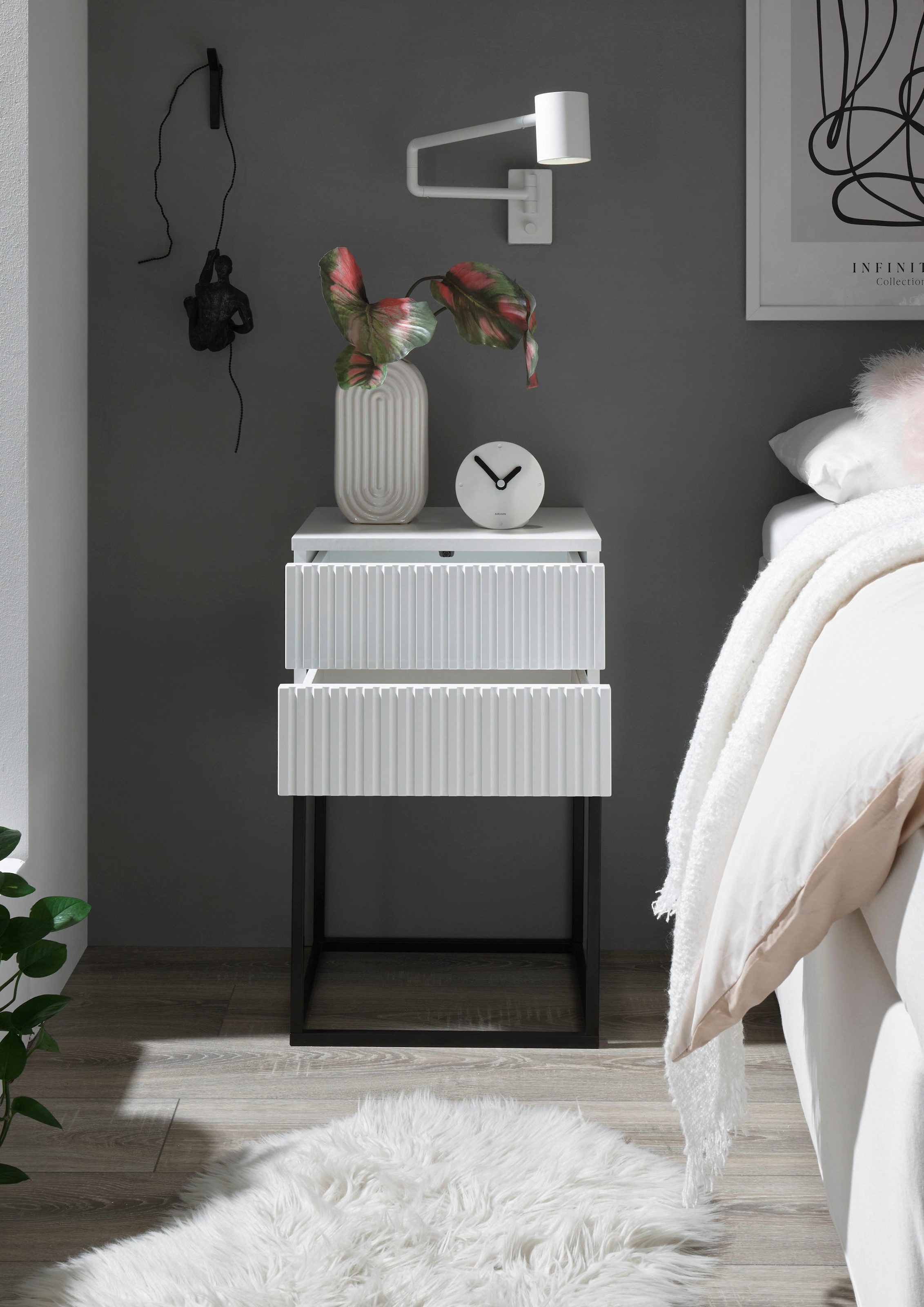 Schlafkontor Nachtkommode »Marle Nachtkonsole, Nachtkästchen auf Metall-Fussgestell« Schubkasten in Rillenoptik auf schwarzem Metallgestell