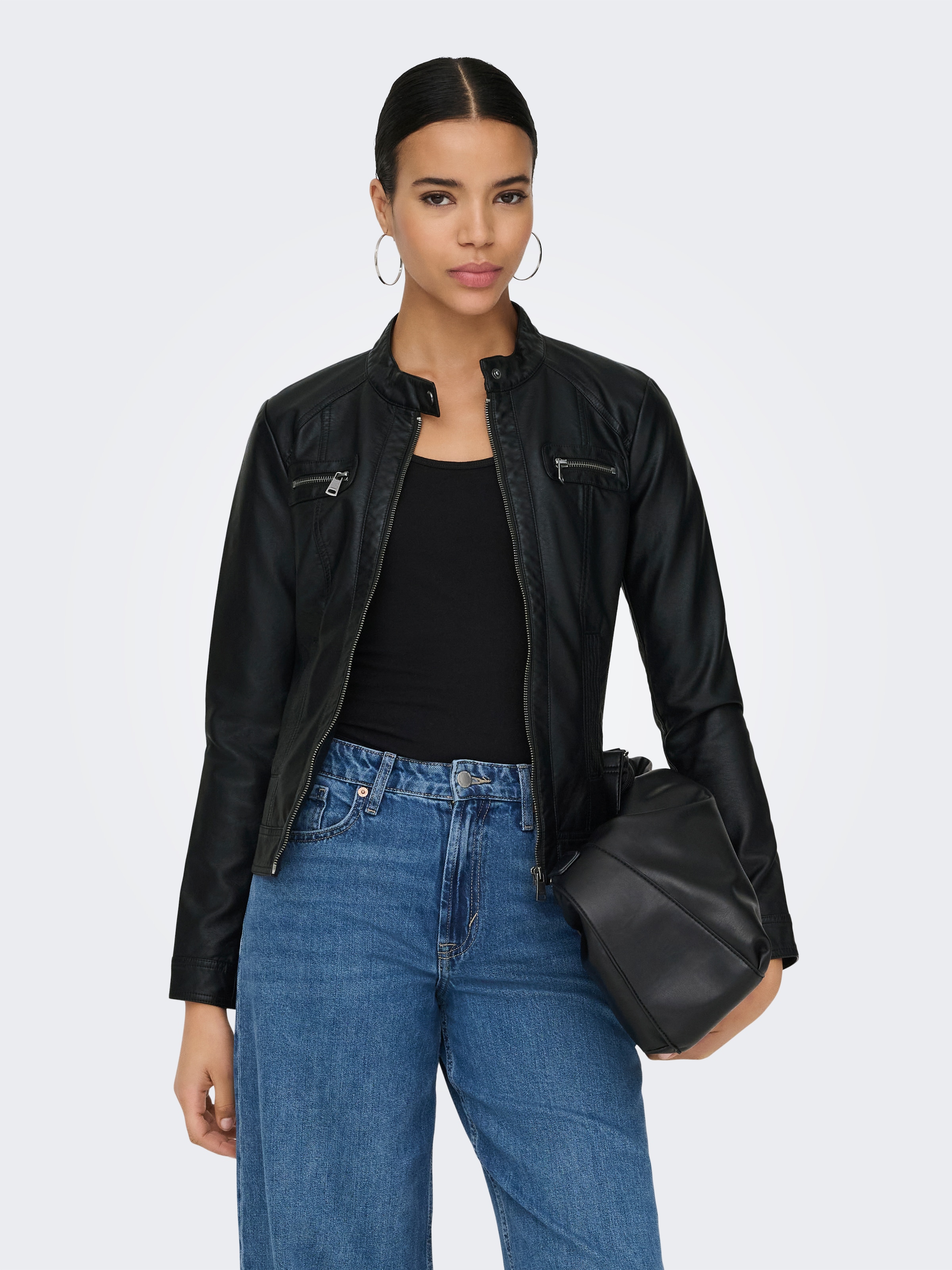 ONLY Lederimitatjacke »ONLBANDIT – Bikerjacke mit figurbetonter Form und Reissverschlüssen« unifarben, modisch, figurbetont, Lederimitat, Stehkragen