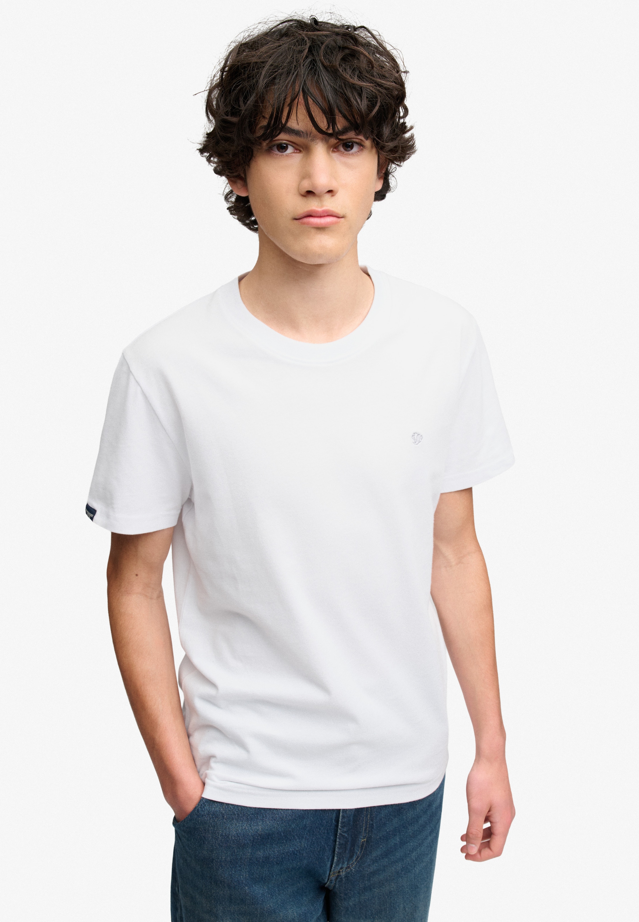 Superdry Shirt à col rond »ESSENTIAL SDCO LOGO EMB TEE« coton, coupe régulière