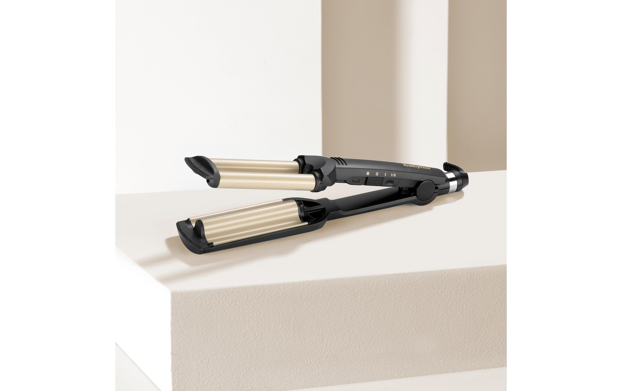 Image of BaByliss Welleneisen "BaByliss Easy Waves Welleneisen mit Titan-Keramik, Lockenstab, C260E" Titanium-Keramik-Beschichtung Styler für Beachwaves und Wellen, 3 Temperaturstufen bis 200 C