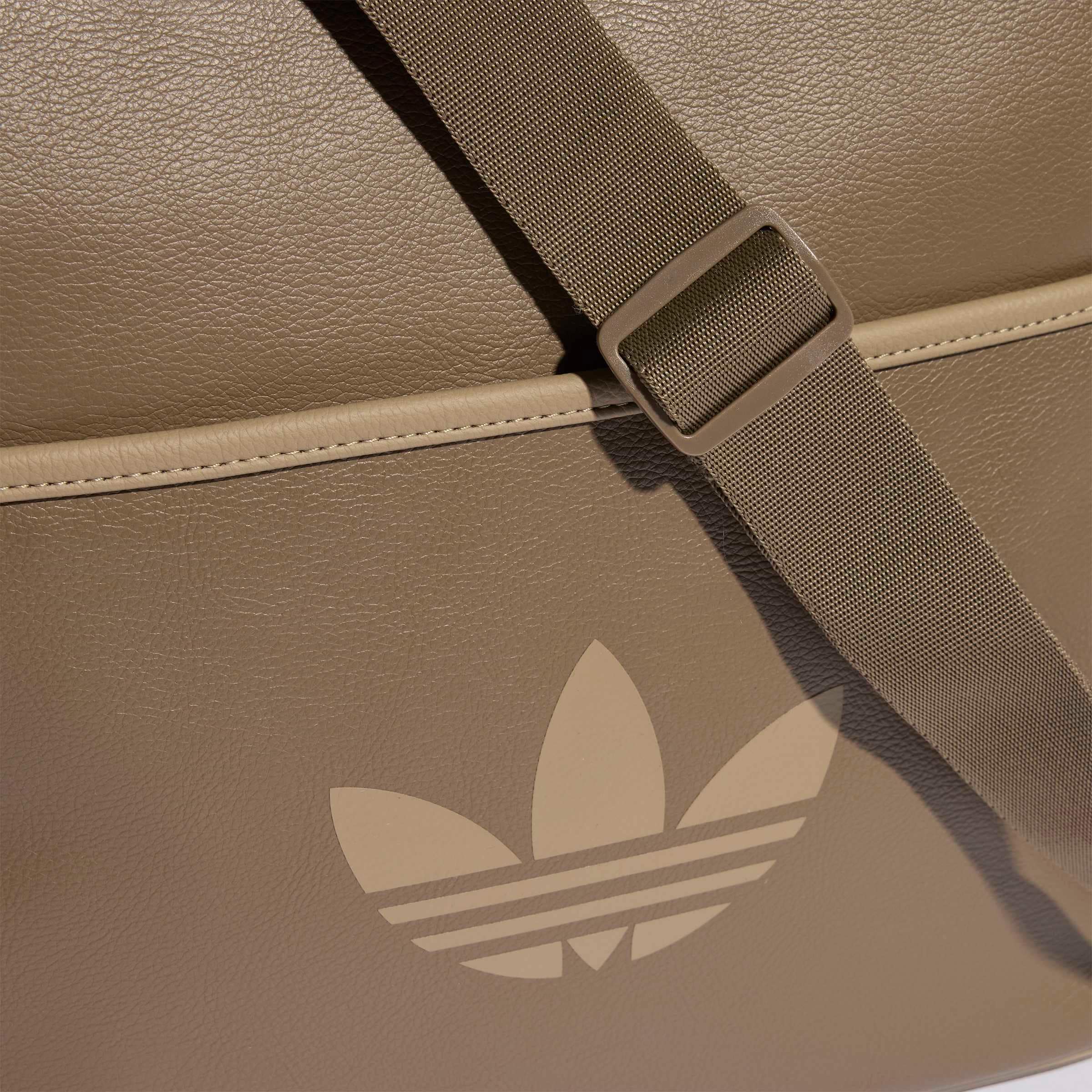 adidas Originals Sporttasche »AIRLINER« Schultertasche im angesagten Retrolook