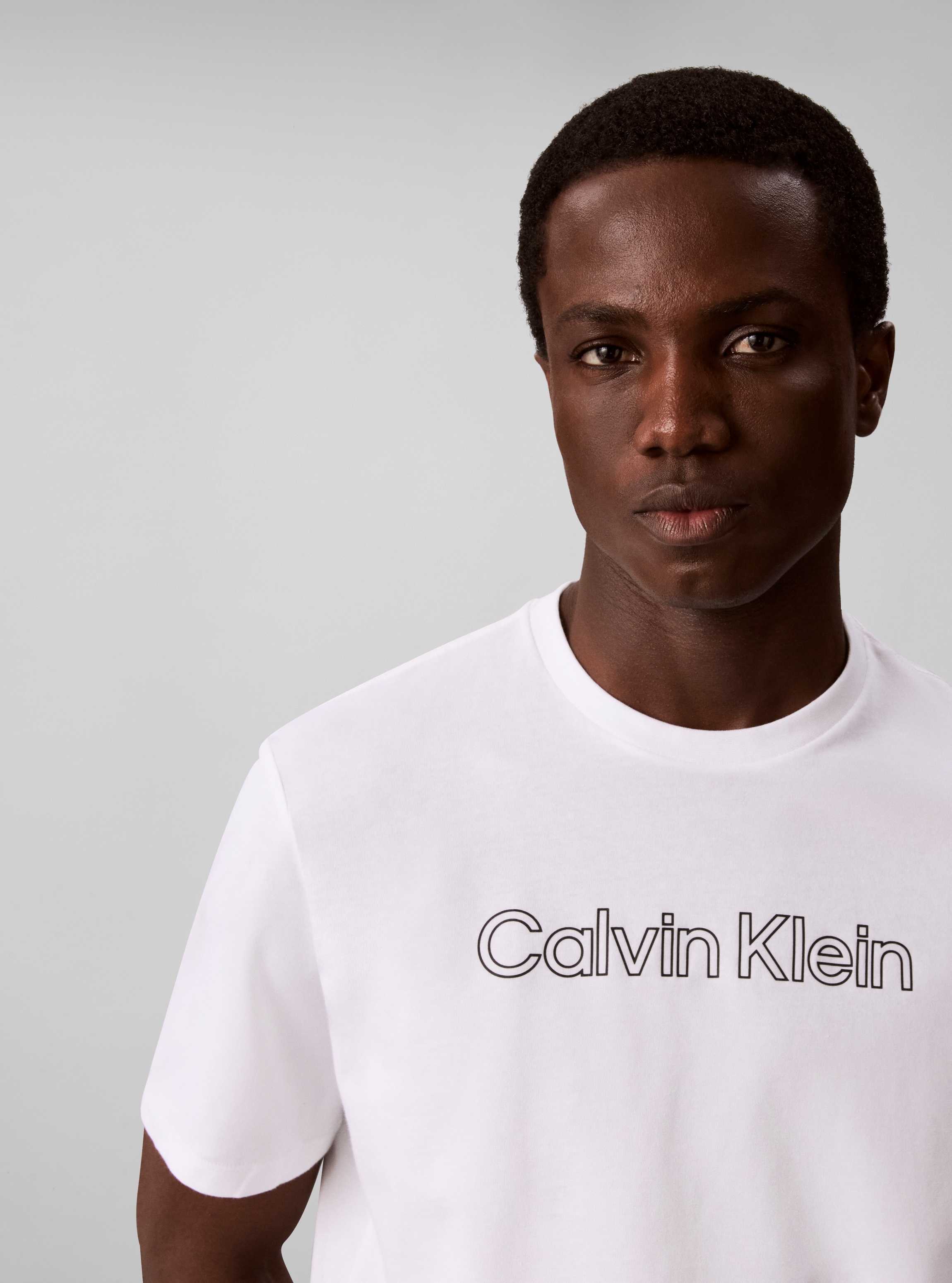 Calvin Klein T-shirt »LOGO GRAPHIC« Coupe régulière avec col rond