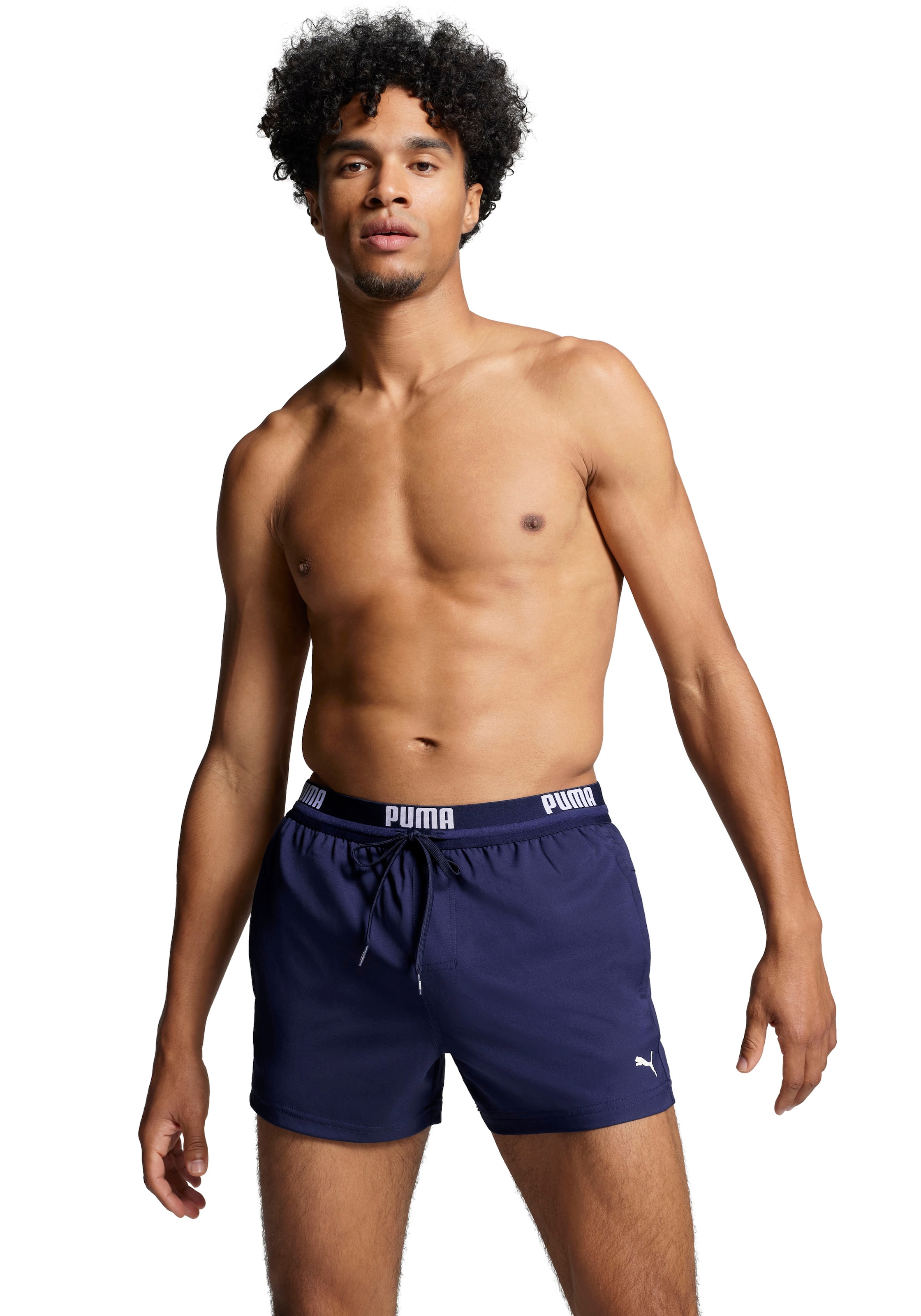 PUMA Badeshorts »PUMA SWIM MEN LOGO SHORT SHORTS 1P« Seitentaschen, Gesässtasche mit Reissverschluss, Kordelzug