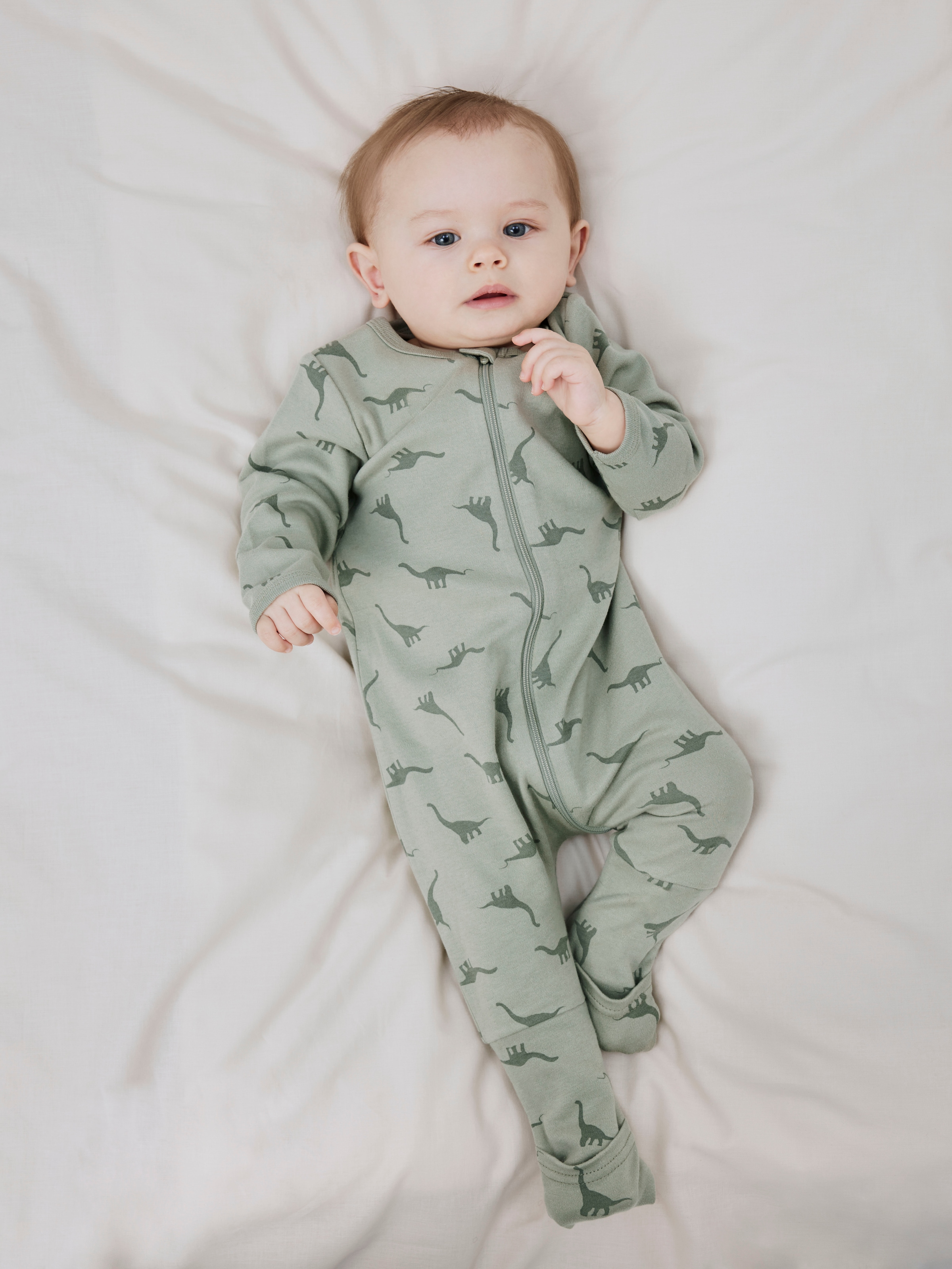 Name It Pyjama »NBMNIGHTSUIT 2P ZIP FF GREEN DINO« Packung, 2 pièces praktisches 2-er Pack, mit Dino Druck