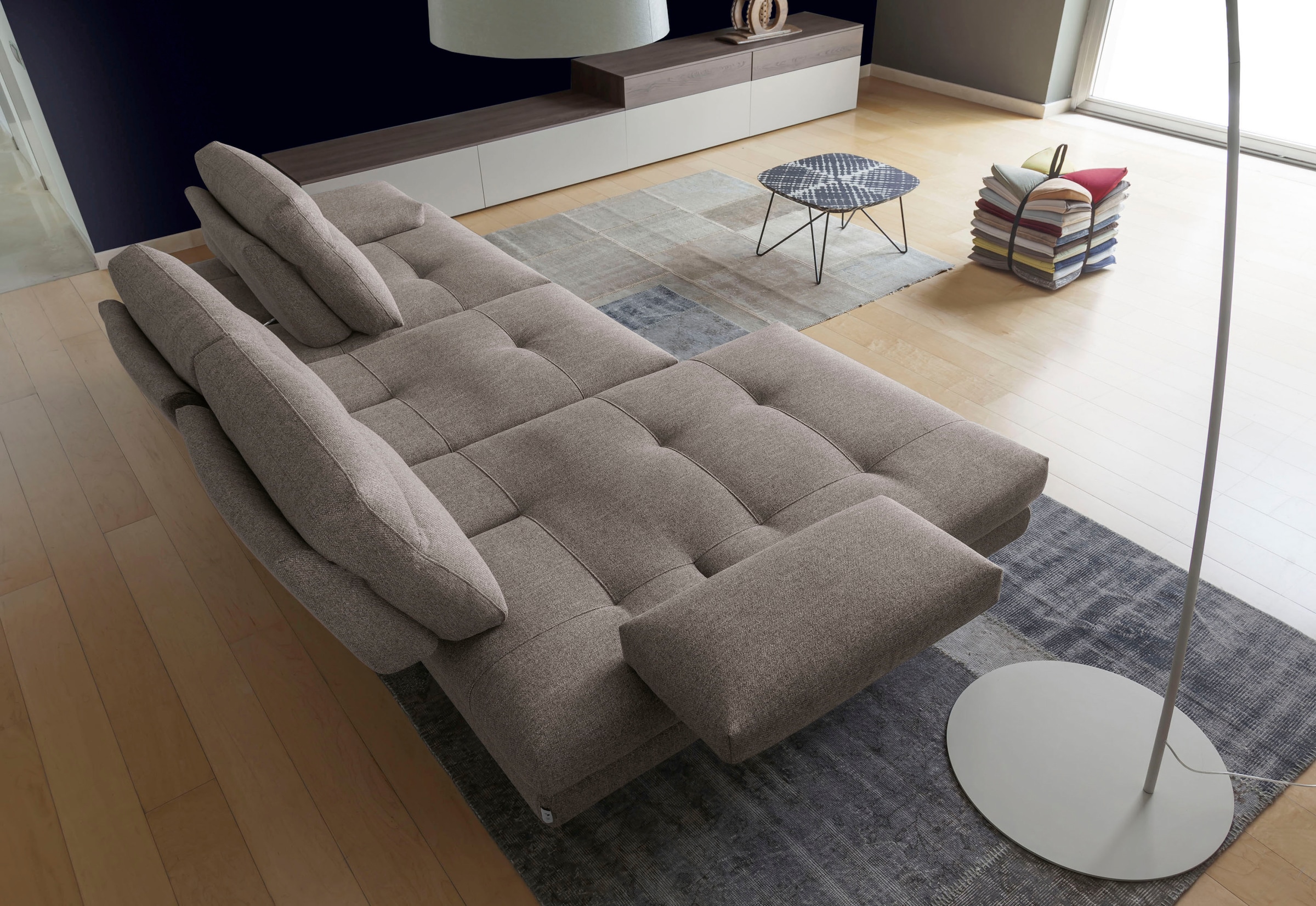 CALIA ITALIA Ecksofa »Toby Wing, B/T: 308/153 cm, Multifunktionssofa, Designsofa, L-Form« inkl. Sitztiefenverstellung und Armlehnfunktion, Füsse in schwarz matt